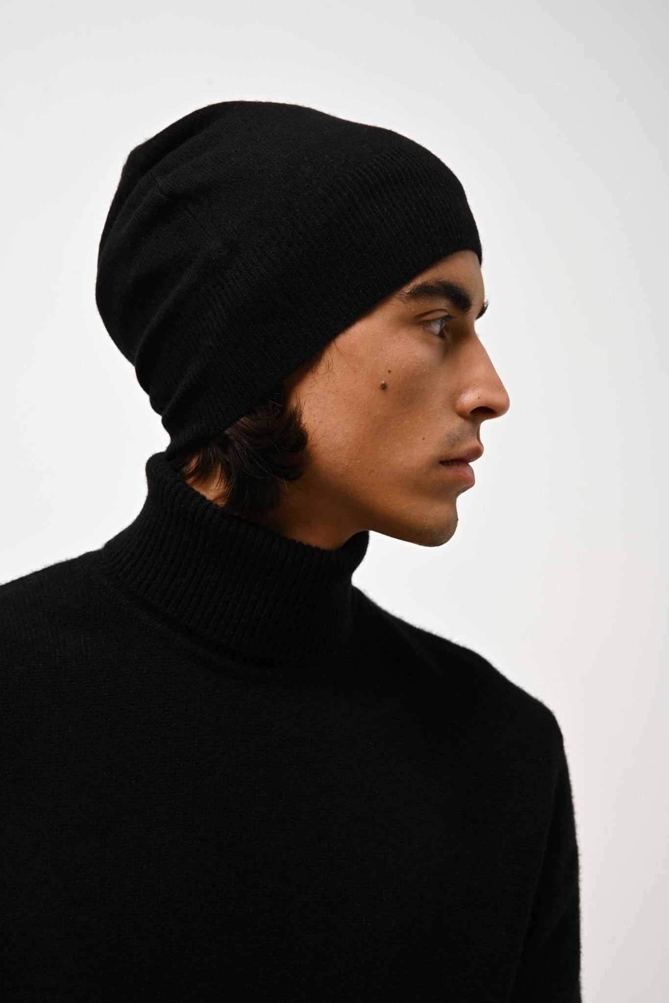 MANTI black beanie 100% cashmere
