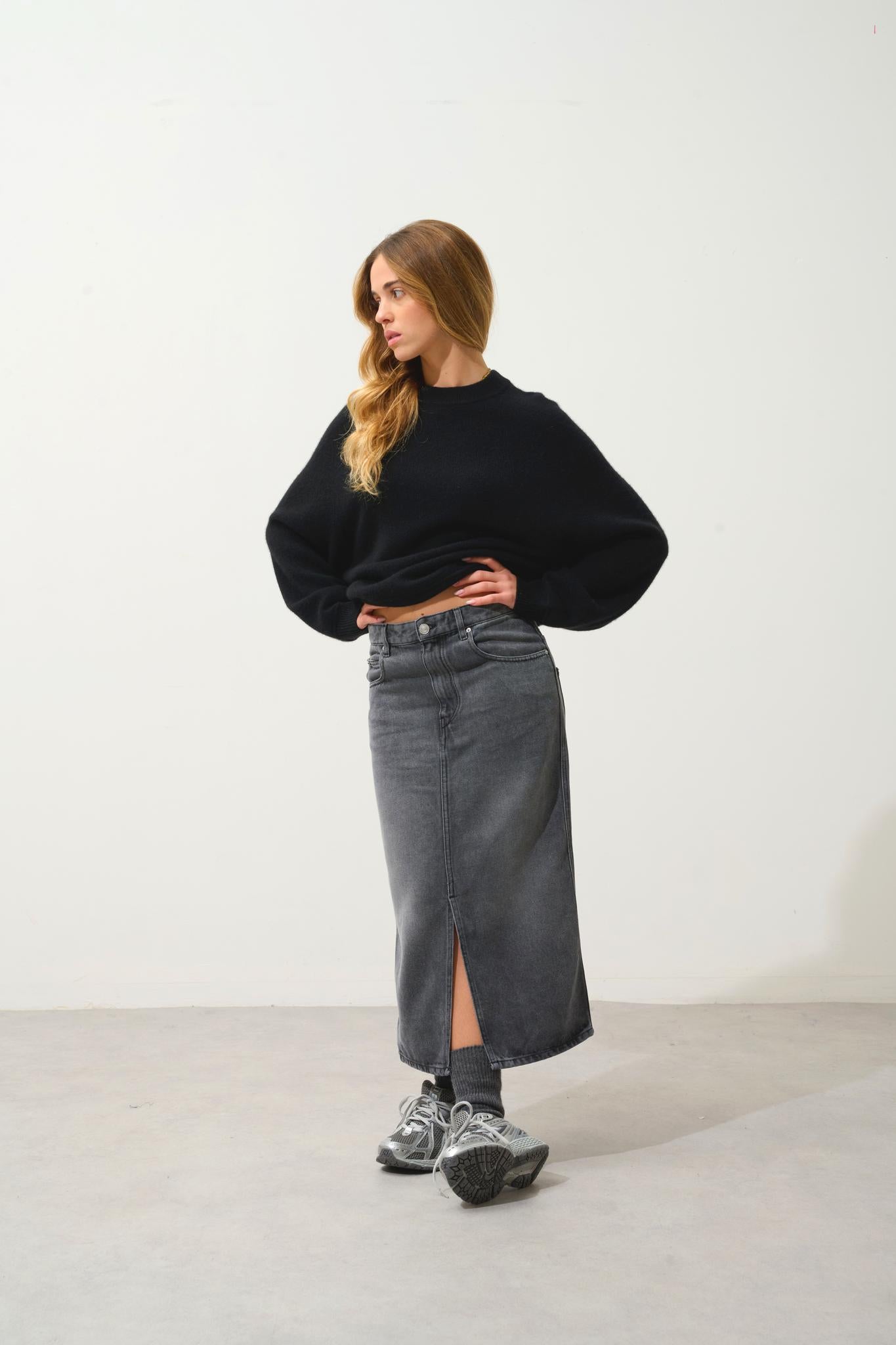 ADORIA 4-thread round-neck sweater black 100% cashmere