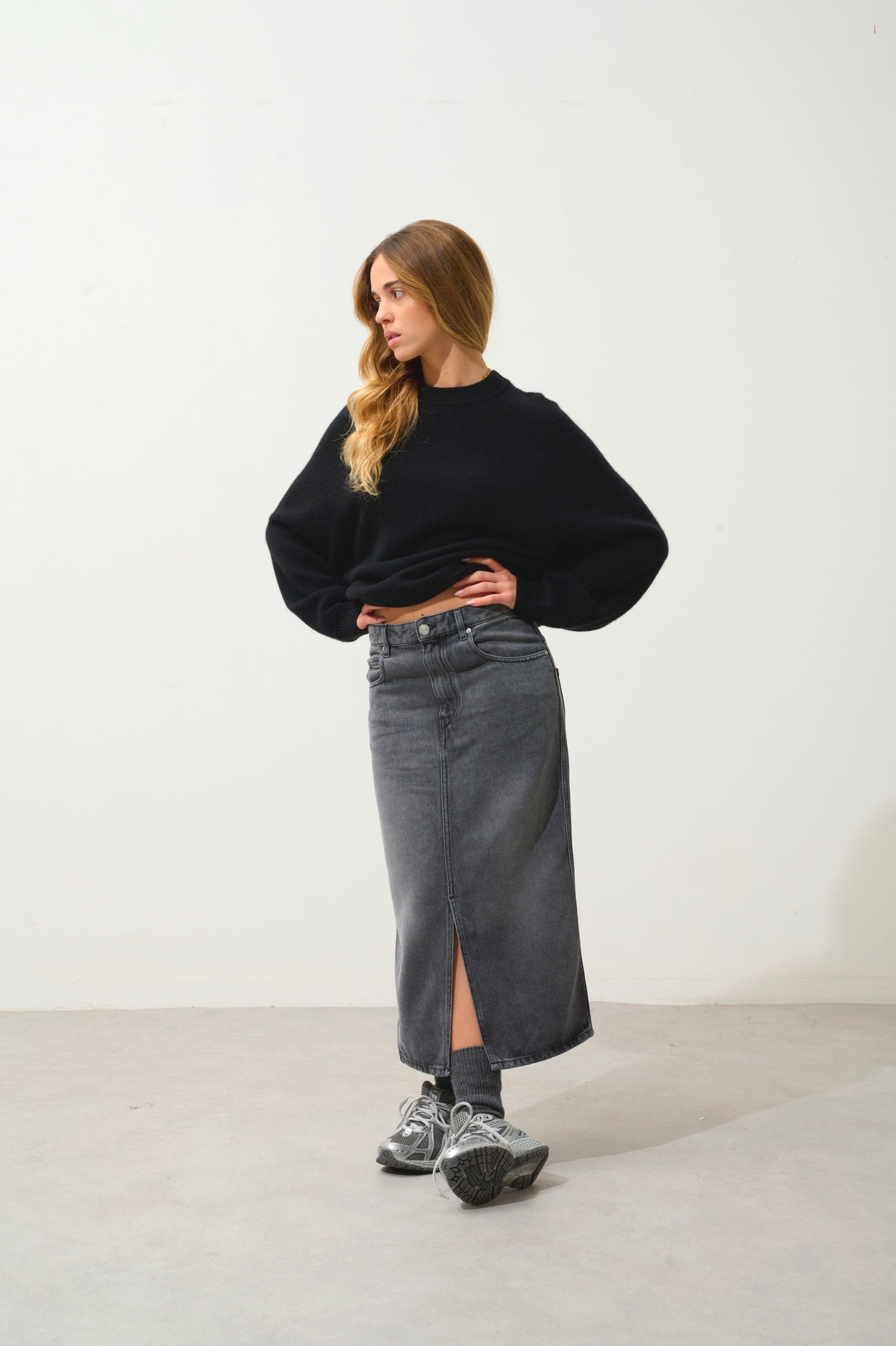 ADORIA 4-thread round-neck sweater black 100% cashmere