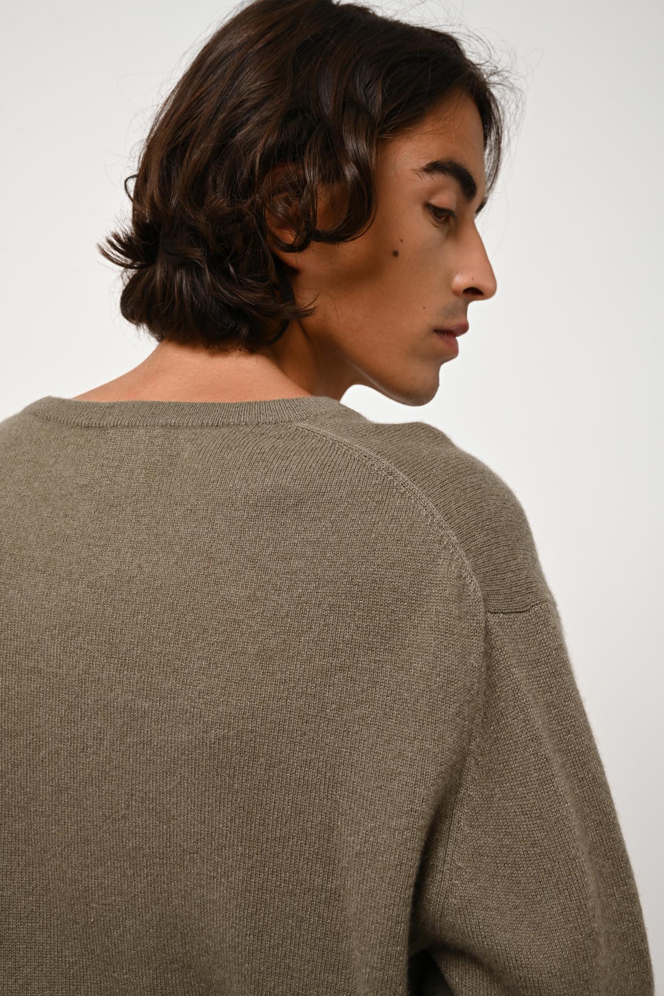 AGEL army v-neck sweater 100% cashmere