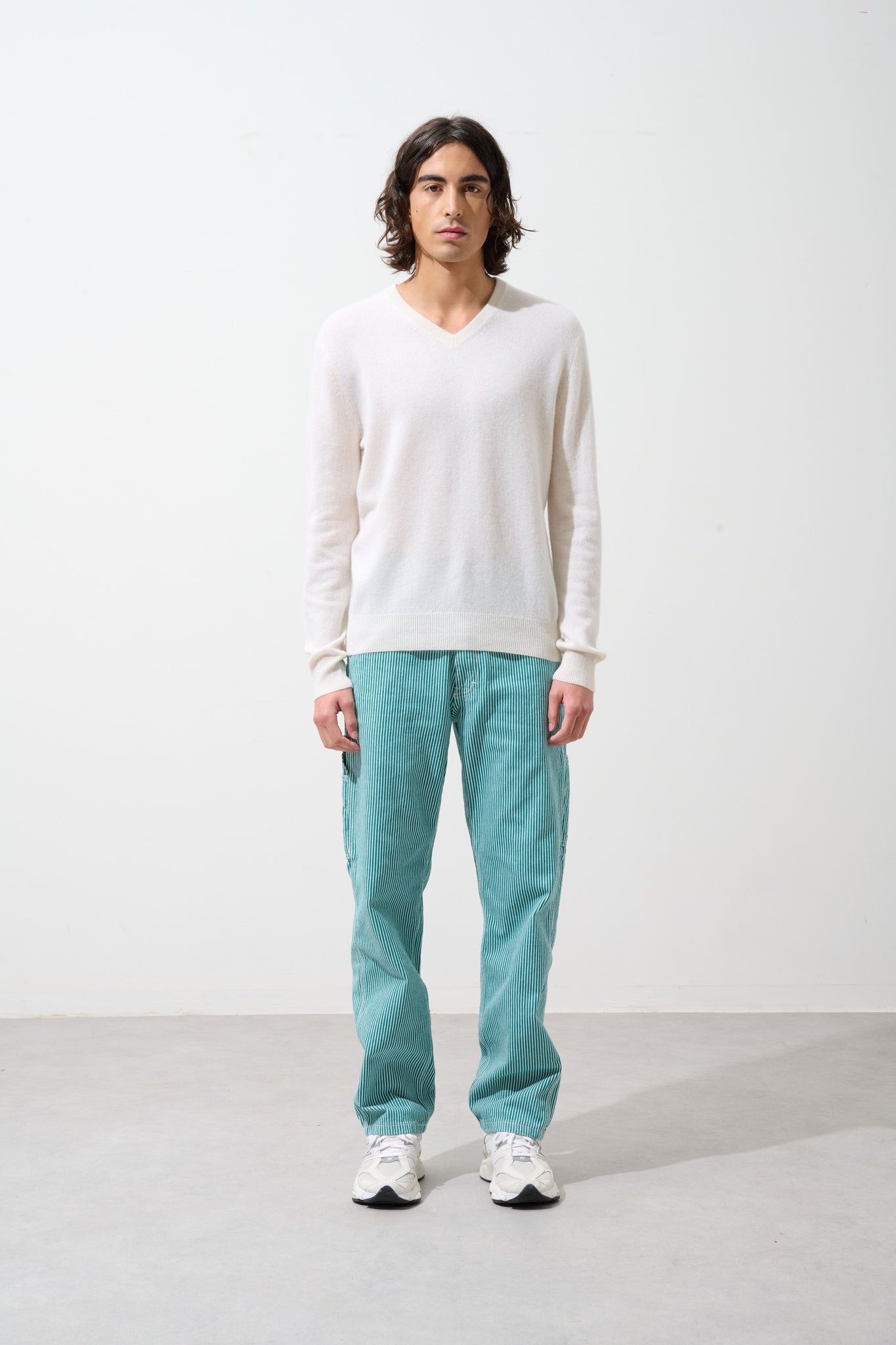 AGEL Pullover mit V-Ausschnitt Schnee 100% Kaschmir