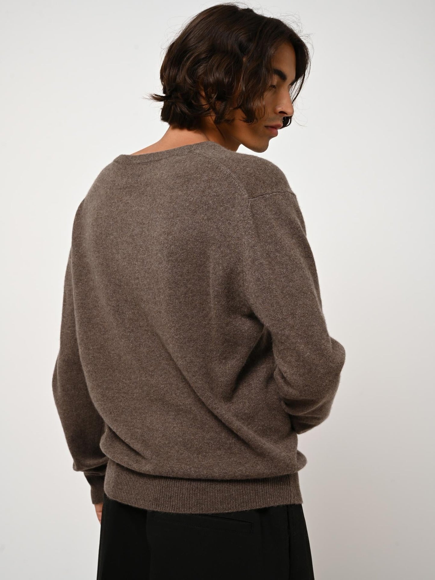 AGEL taupe mottled v-neck sweater 100% cashmere