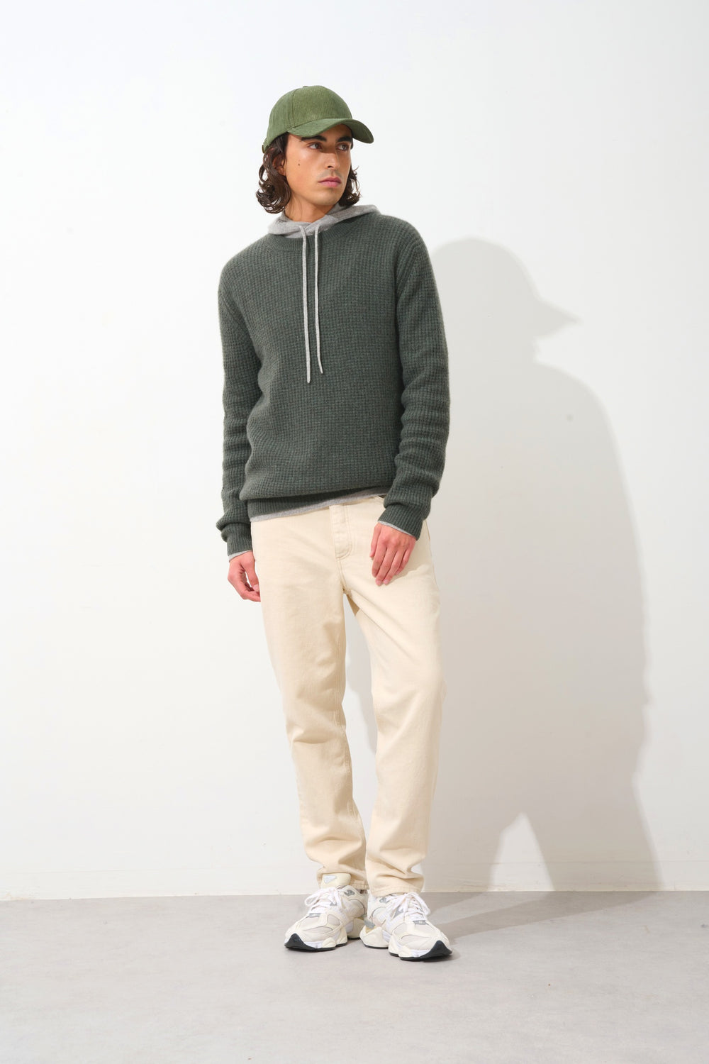 AKSEL Pullover mit Rundhalsausschnitt 4 Fäden khaki meliert 100% Kaschmir