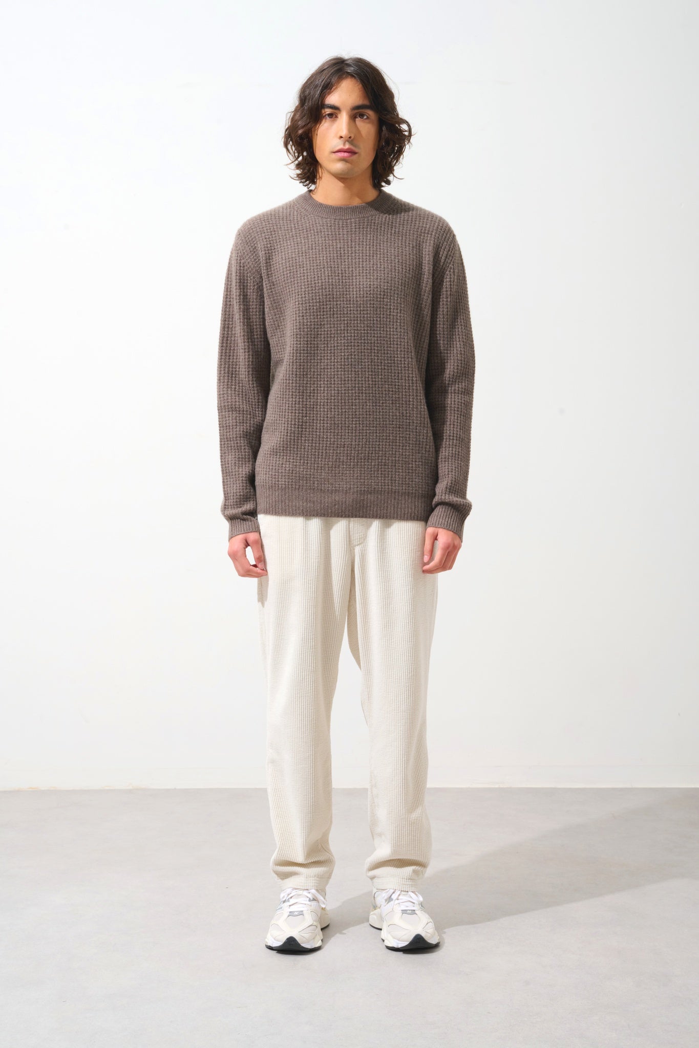 AKSEL Pullover mit Rundhalsausschnitt 4 Fäden taupe meliert 100% Kaschmir