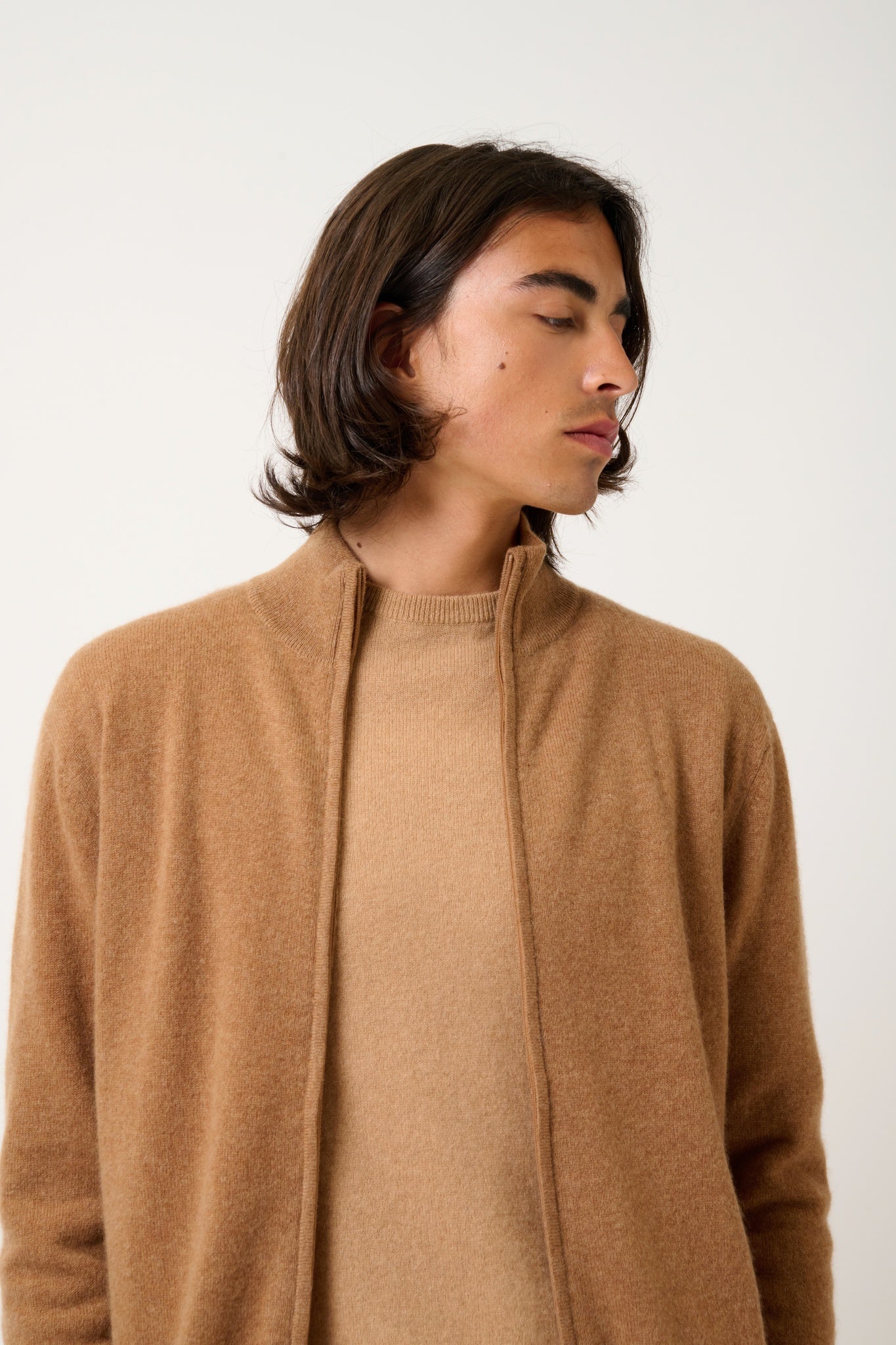 ALBARON Haselnuss Strickjacke mit Reißverschluss und Stehkragen, 100 % Kaschmir