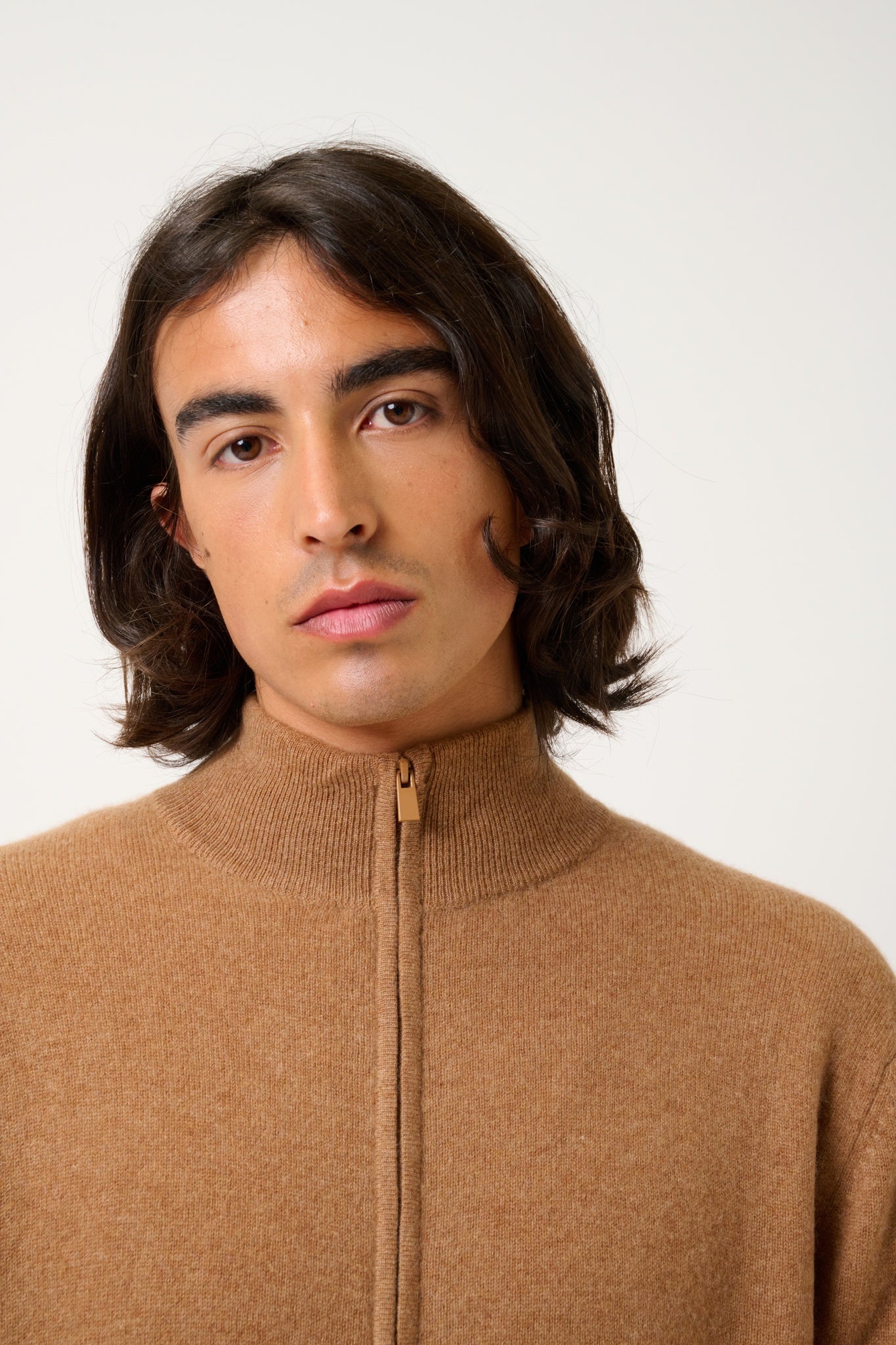 ALBARON Haselnuss Strickjacke mit Reißverschluss und Stehkragen, 100 % Kaschmir