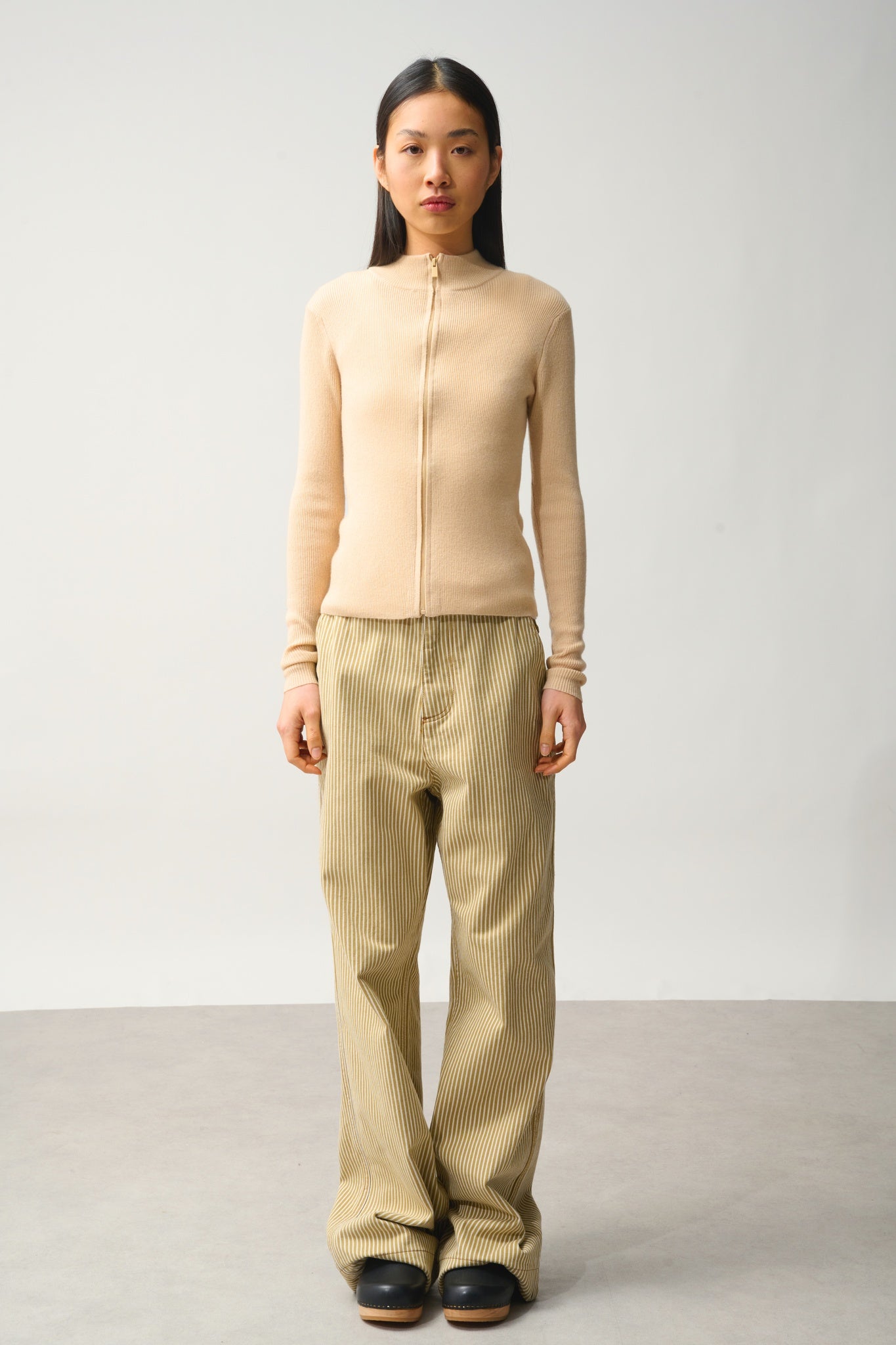 ALBERTE gilet zippé col montant beige 100% cachemire