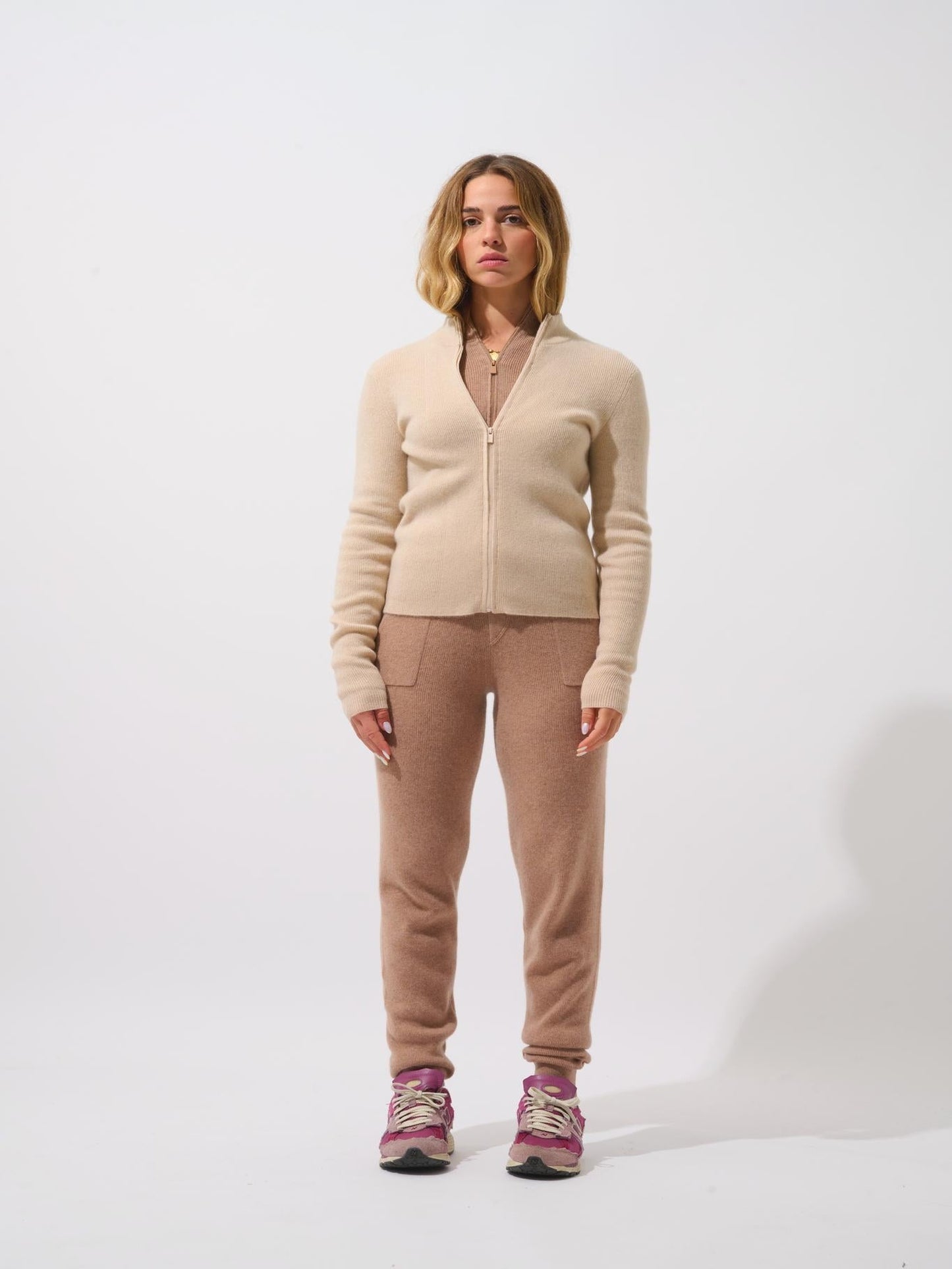 ALBERTE gilet zippé col montant sable 100% cachemire