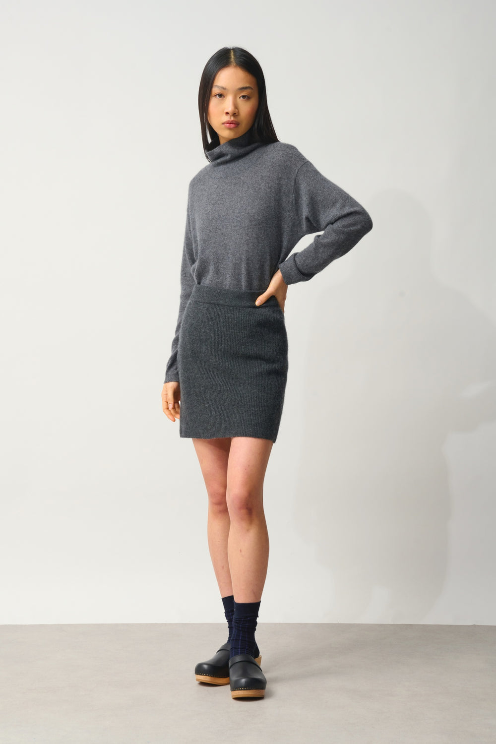 AMALIE jupe anthracite chiné 100% cachemire