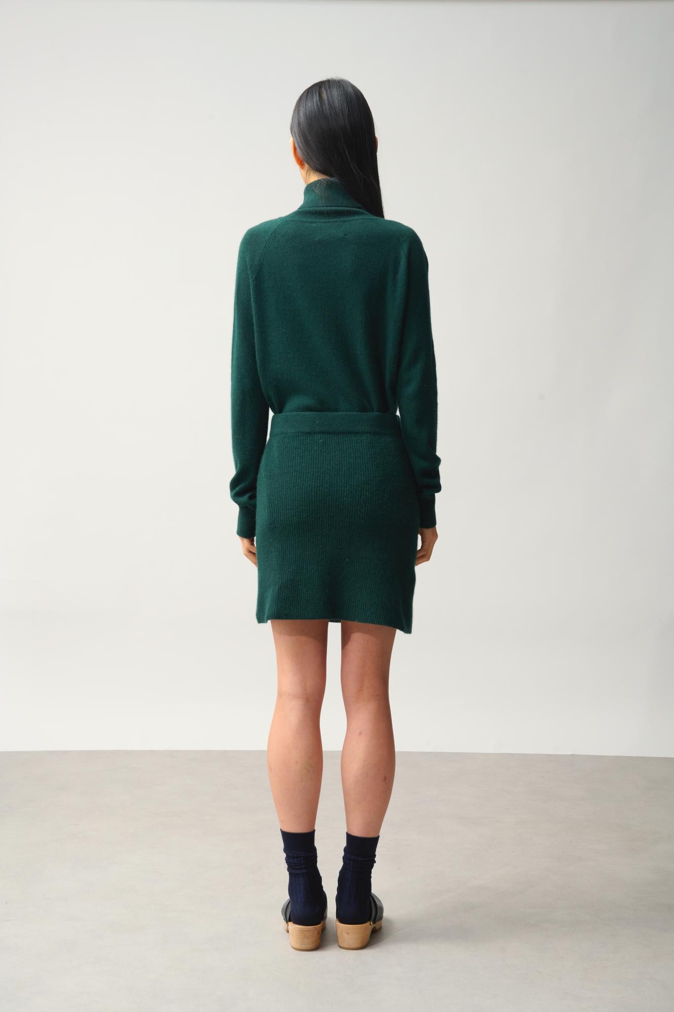 AMALIE cypress skirt 100% cashmere