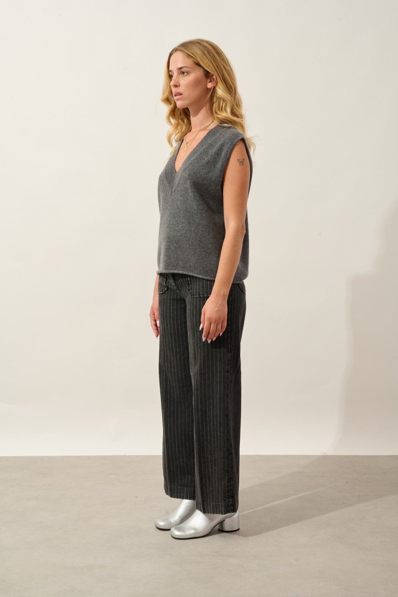 amelie pull col v sans manches 4 fils anthracite chiné 100% cachemire