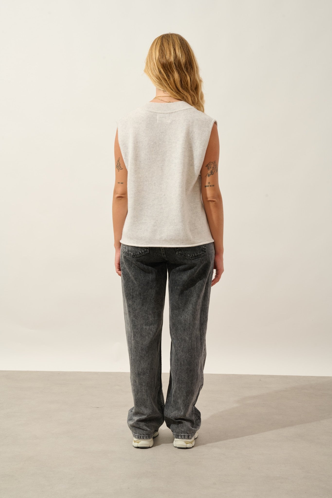 amelie pull col v sans manches 4 fils gris perle chiné 100% cachemire