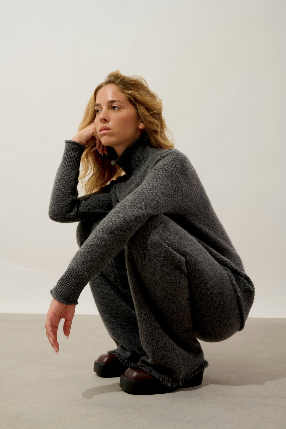 ANGUSTIA pantalon évasé anthracite chiné 100% cachemire