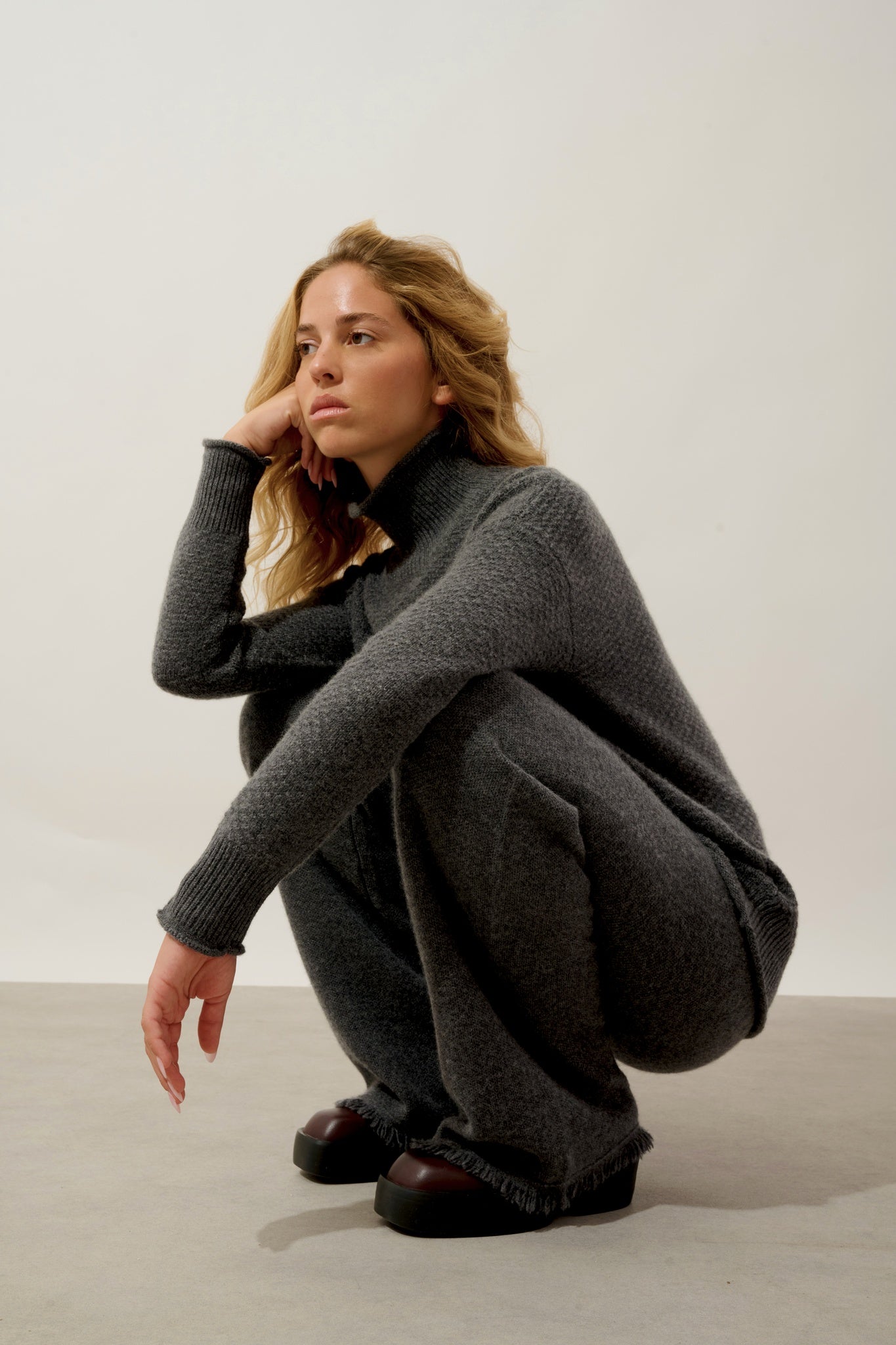 ANGUSTIA pantalon évasé anthracite chiné 100% cachemire