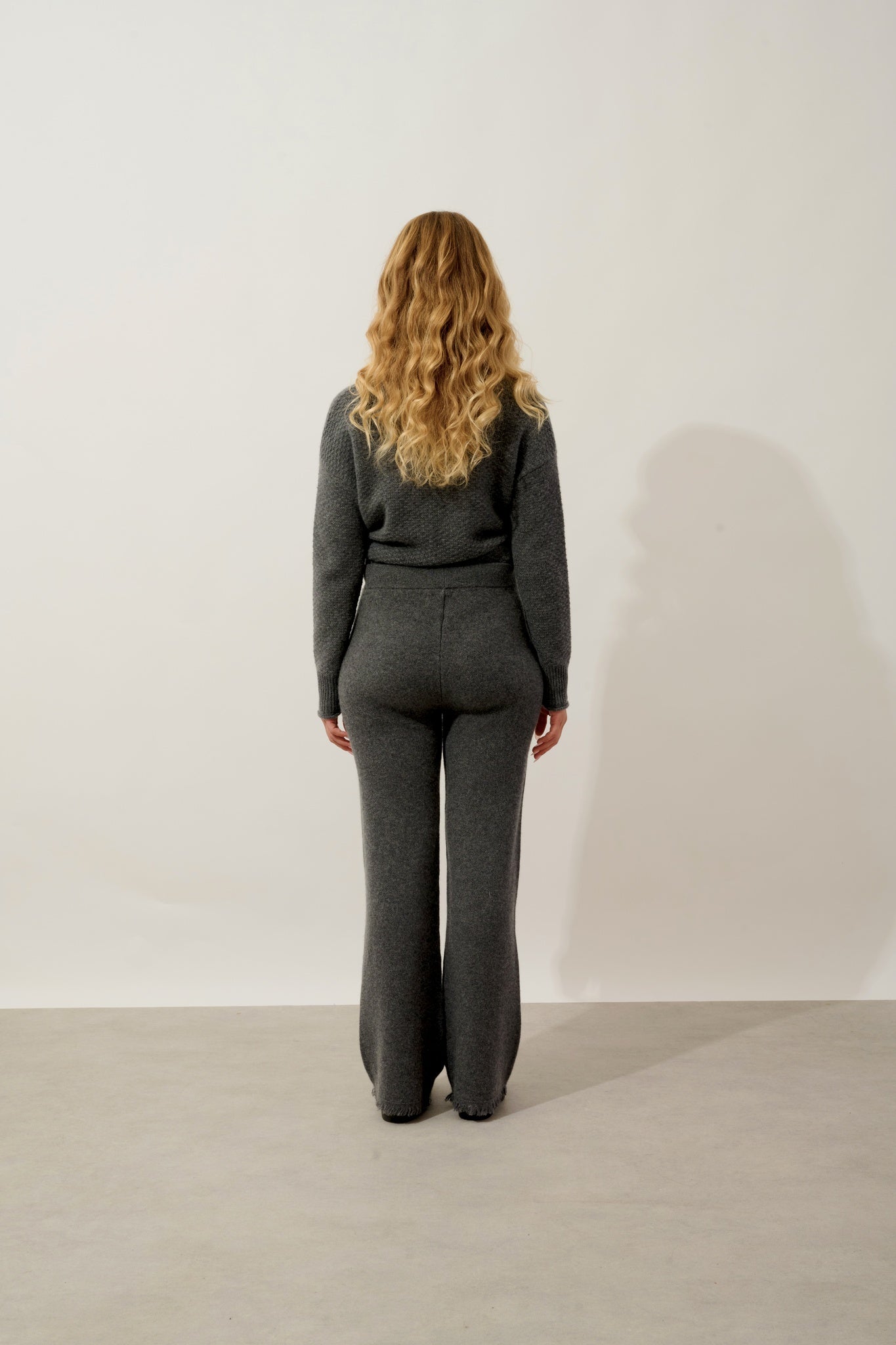 ANGUSTIA pantalon évasé anthracite chiné 100% cachemire