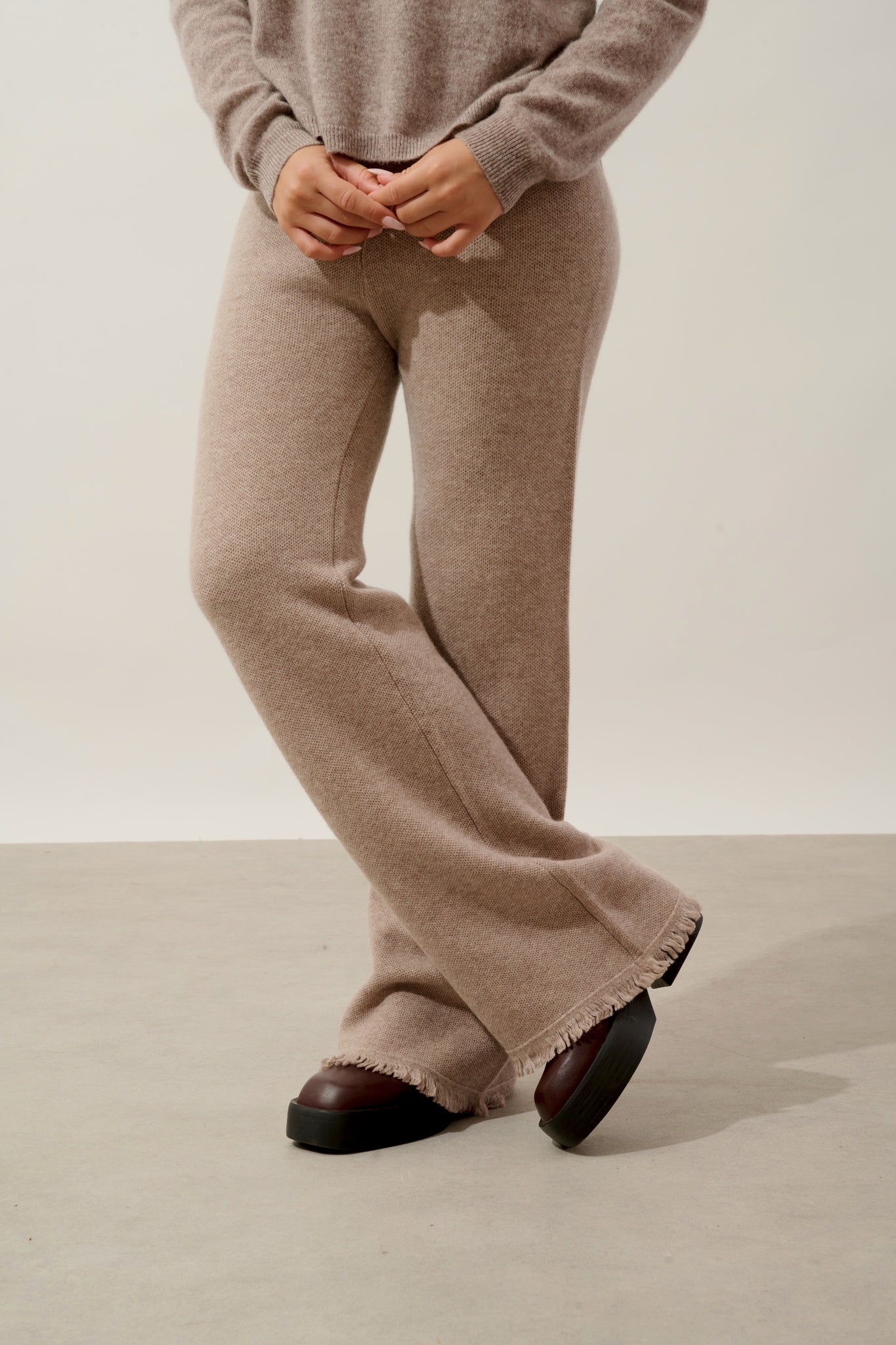 ANGUSTIA pantalon évasé taupe clair chiné 100% cachemire