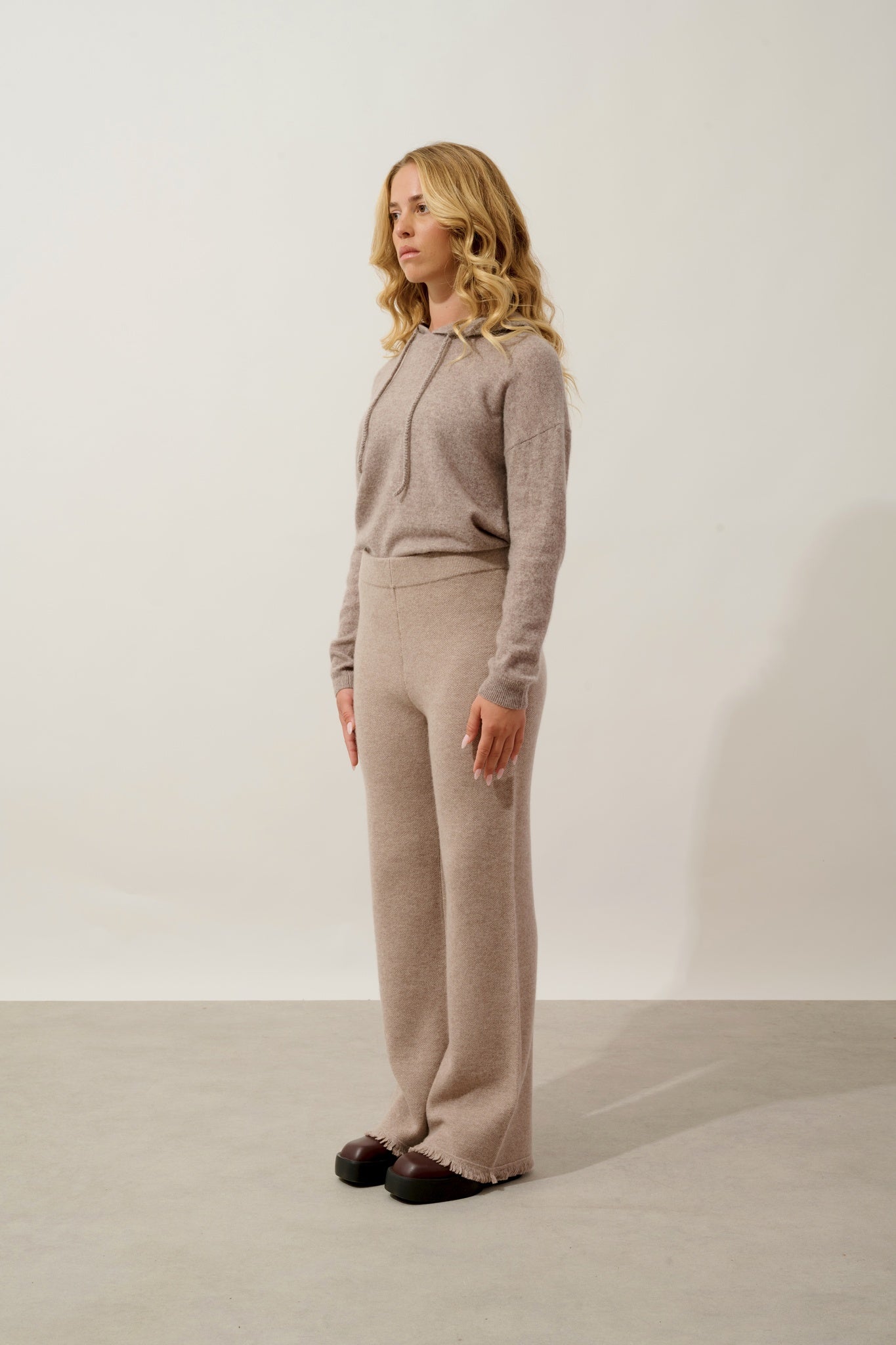 ANGUSTIA pantalon évasé taupe clair chiné 100% cachemire