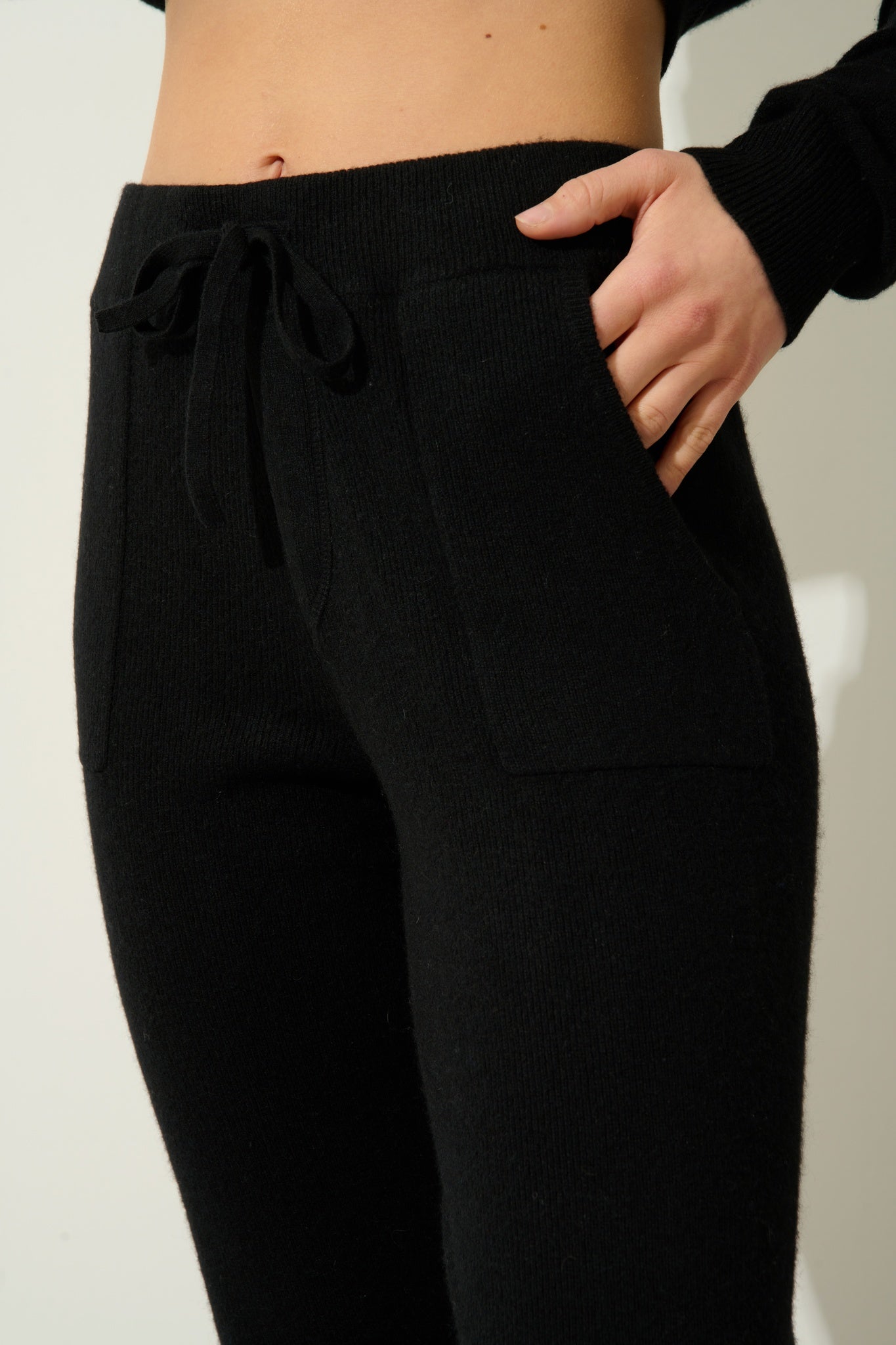 ANIKA jogging noir 100% cachemire