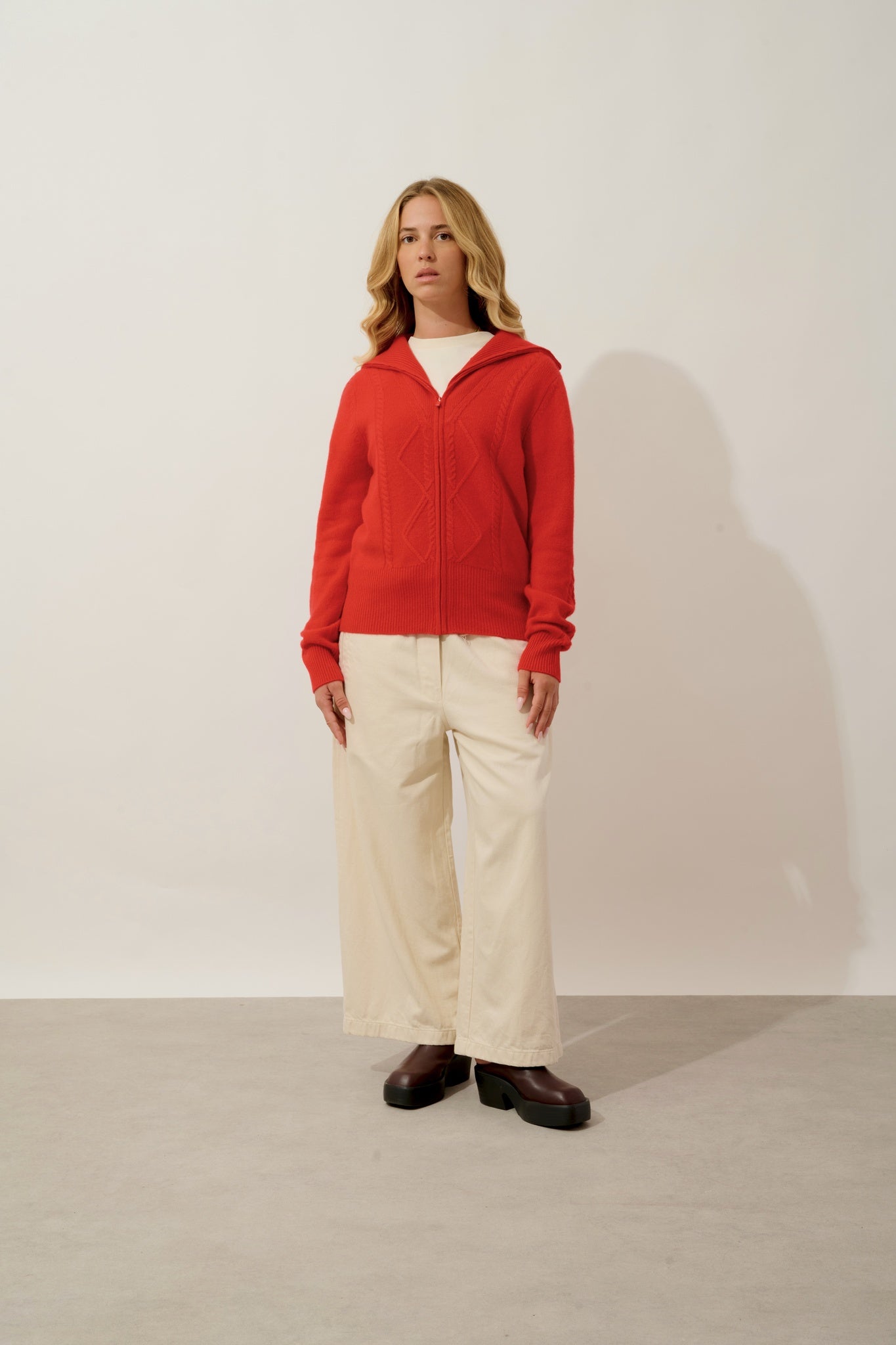 ANTIGO gilet zippé col camionneur 4 fils carmin 100% cachemire