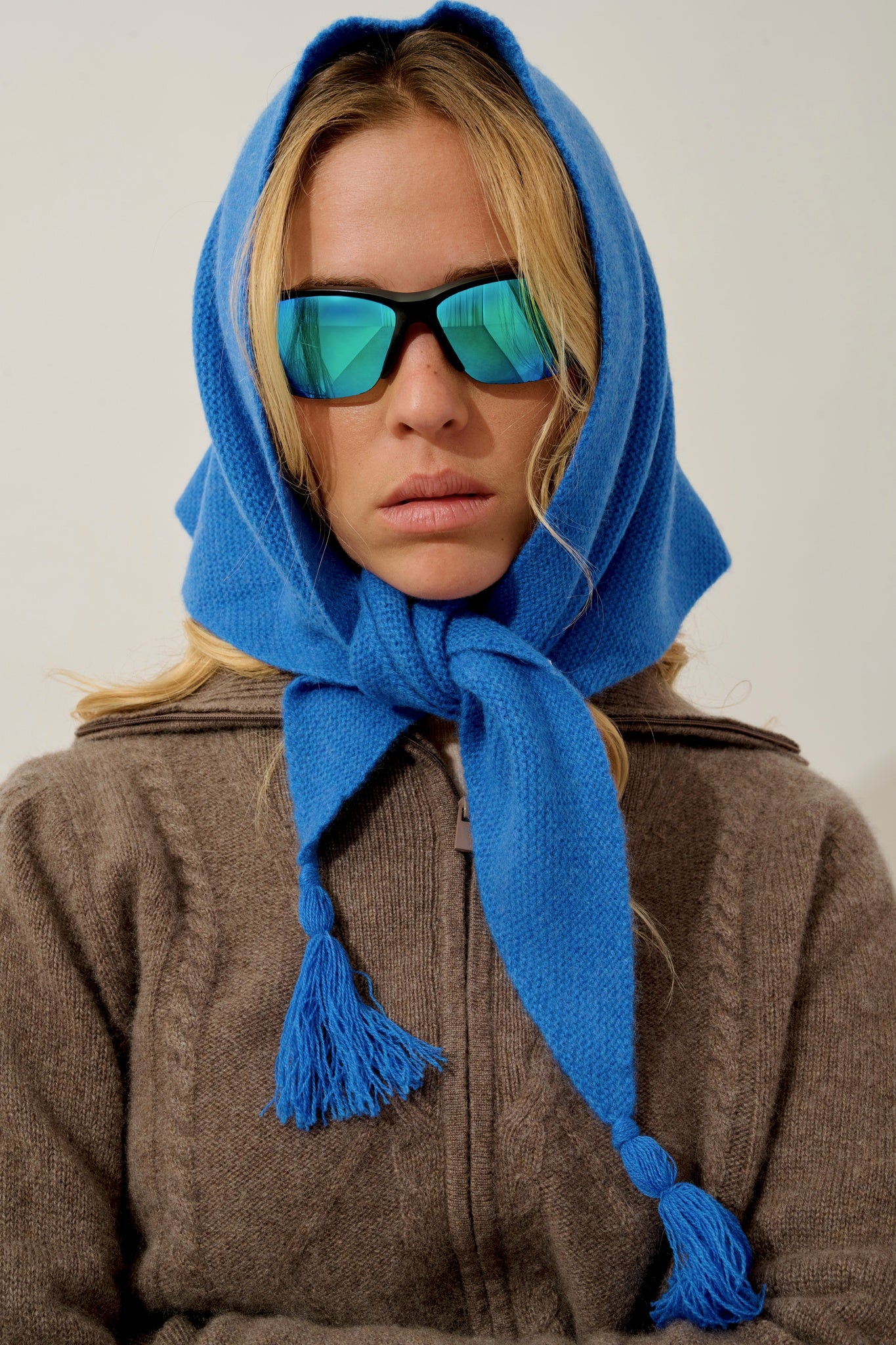 ARELIS écharpe triangle avec franges 4 fils bleu électrique 100% cachemire