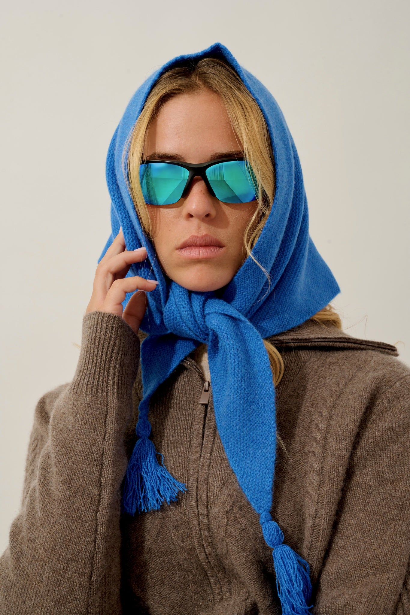 ARELIS écharpe triangle avec franges 4 fils bleu électrique 100% cachemire