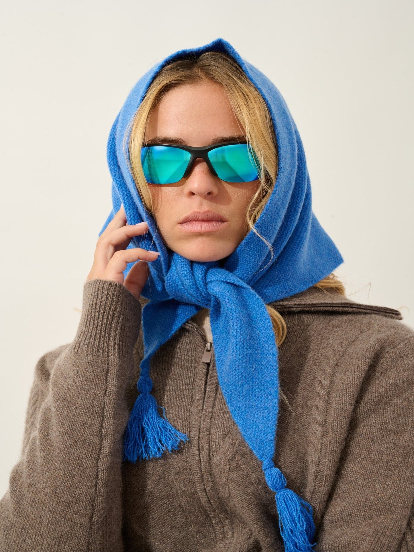 arelis écharpe triangle avec franges 4 fils bleu électrique 100% cachemire