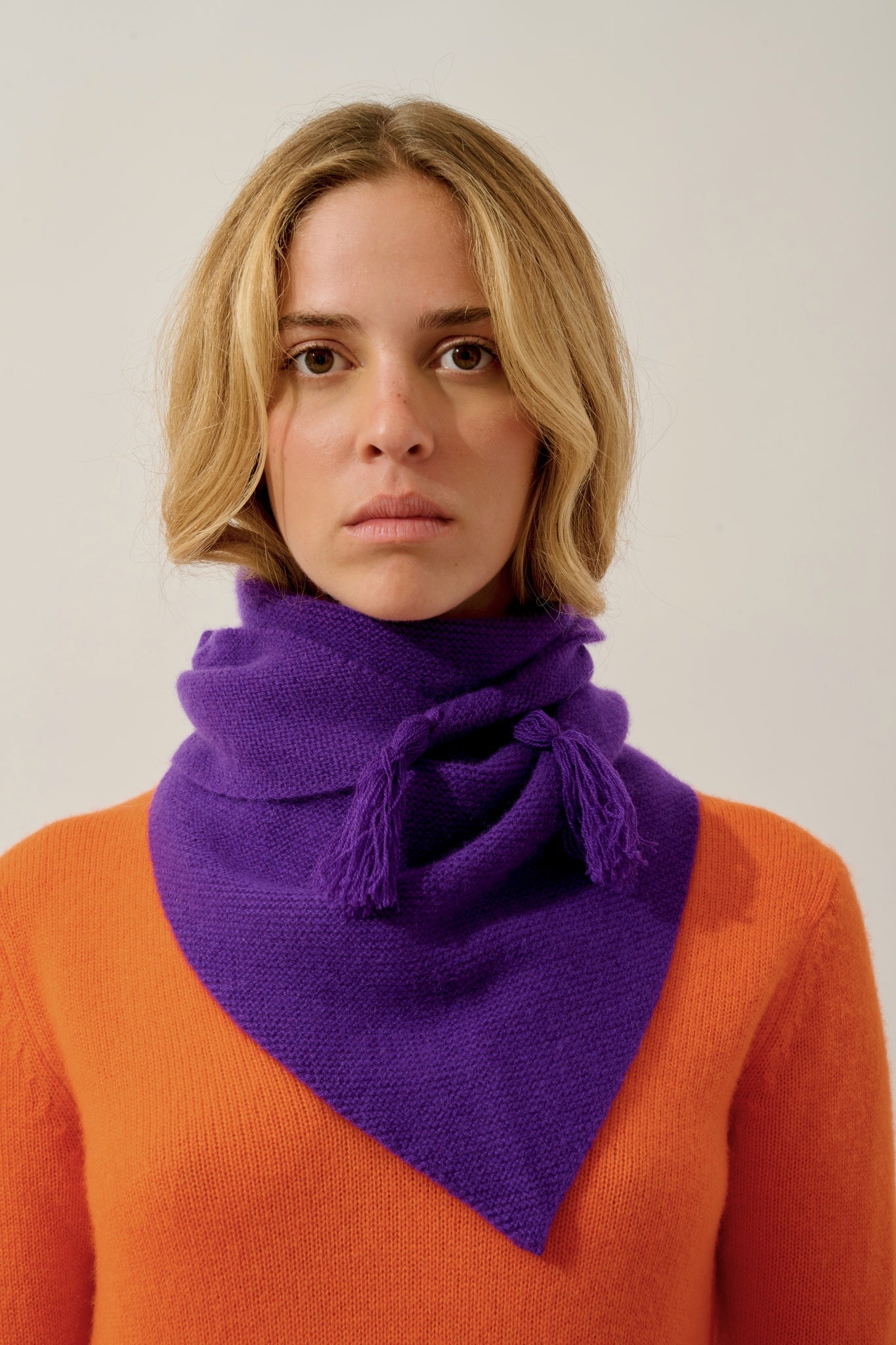 ARELIS écharpe triangle avec franges 4 fils violette 100% cachemire