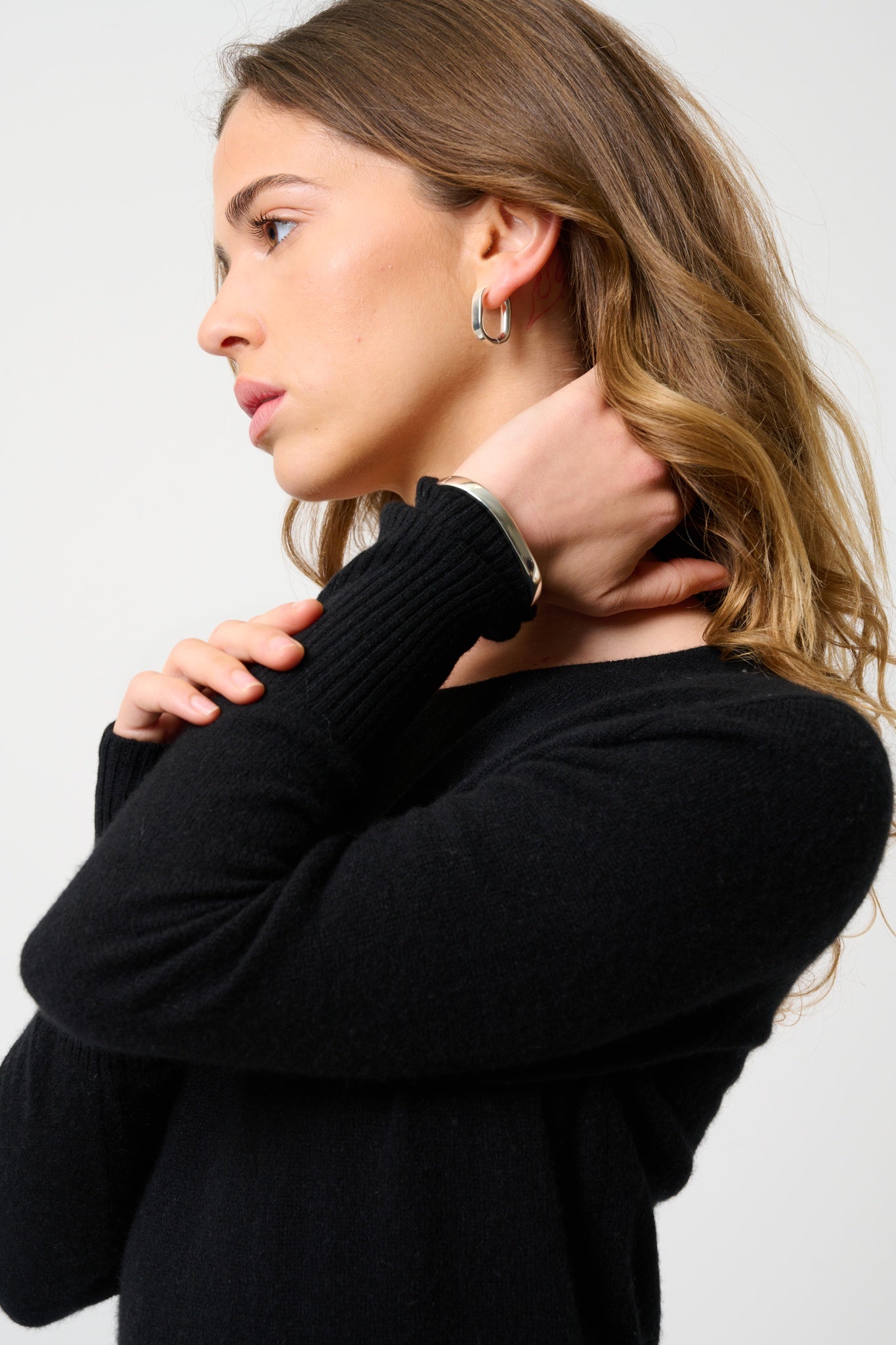 ARMET schwarzes Rundhalskleid 100% Kaschmir