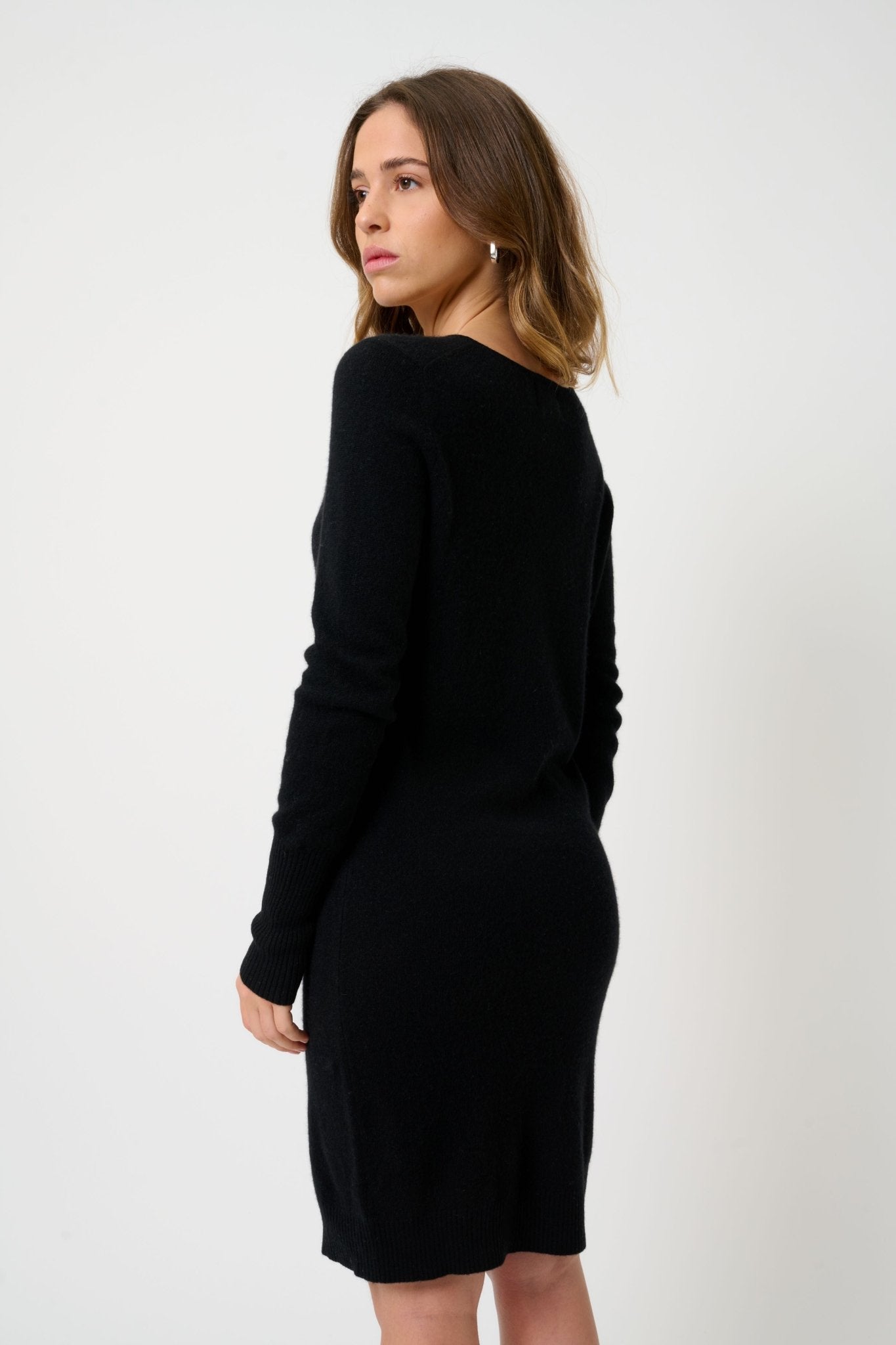 ARMET schwarzes Rundhalskleid 100% Kaschmir