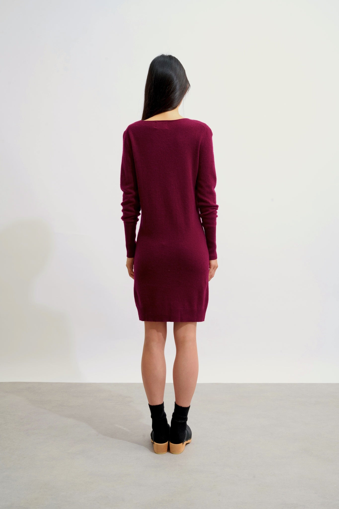ARMET burgunderfarbenes Rundhalskleid 100 % Kaschmir