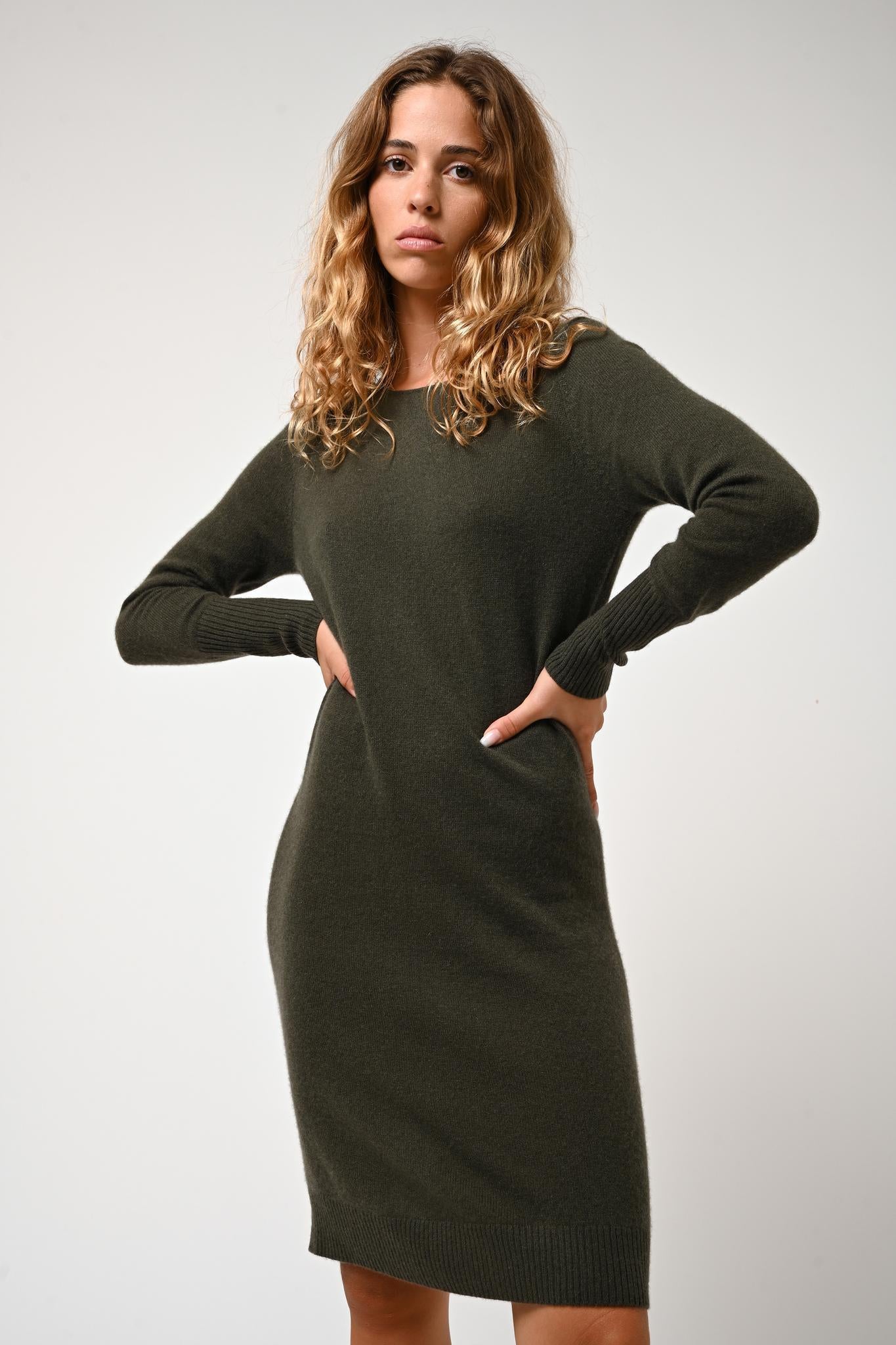 ARMET Khaki Rundhalskleid 100% Kaschmir