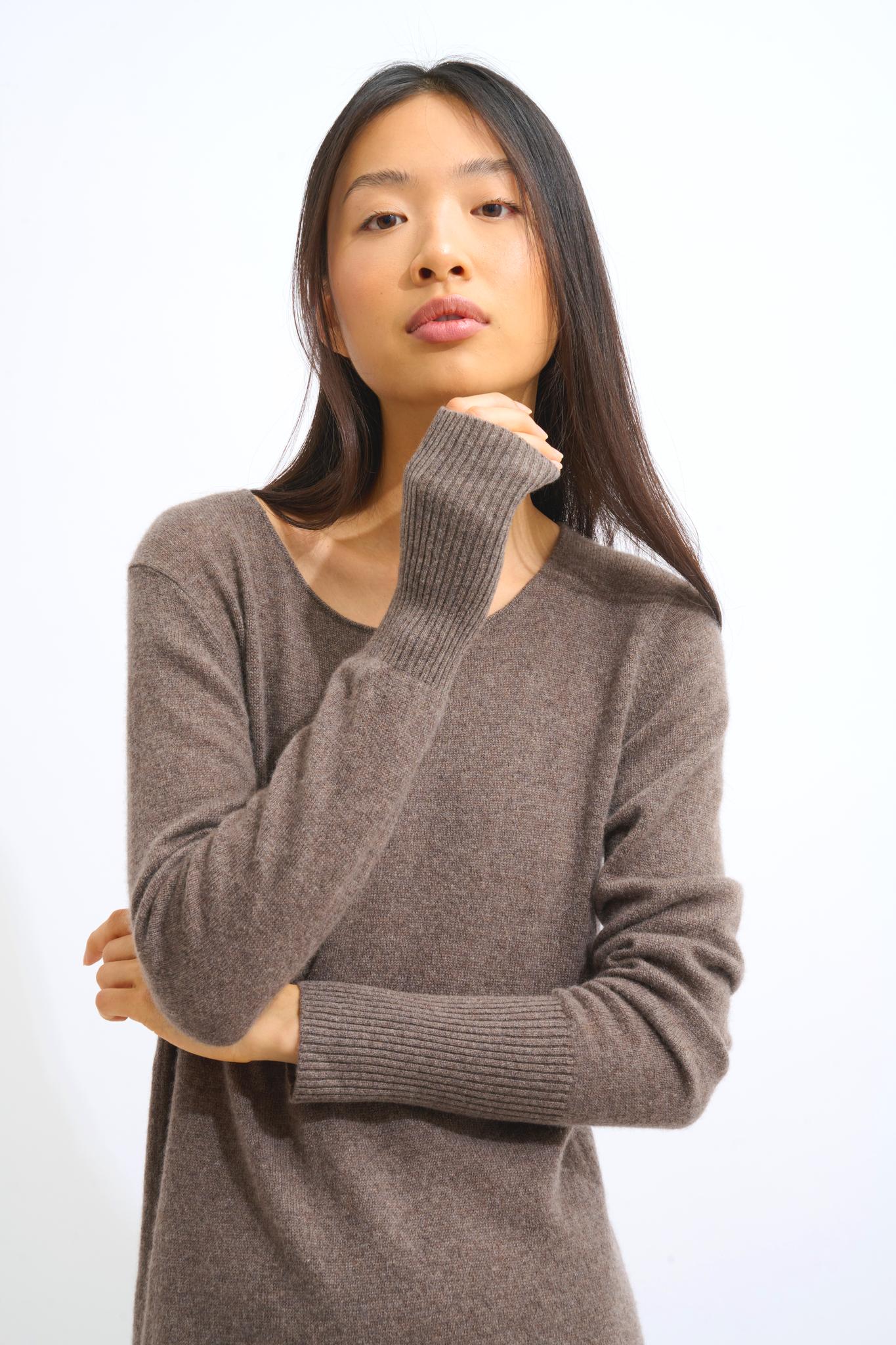 ARMET Rundhalskleid in meliertem Taupe, 100 % Kaschmir