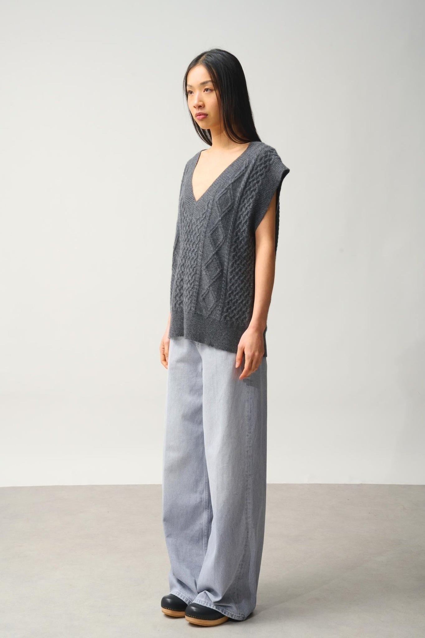 ASLOG sleeveless v-neck sweater 4 threads anthracite mottled 100% cashmere