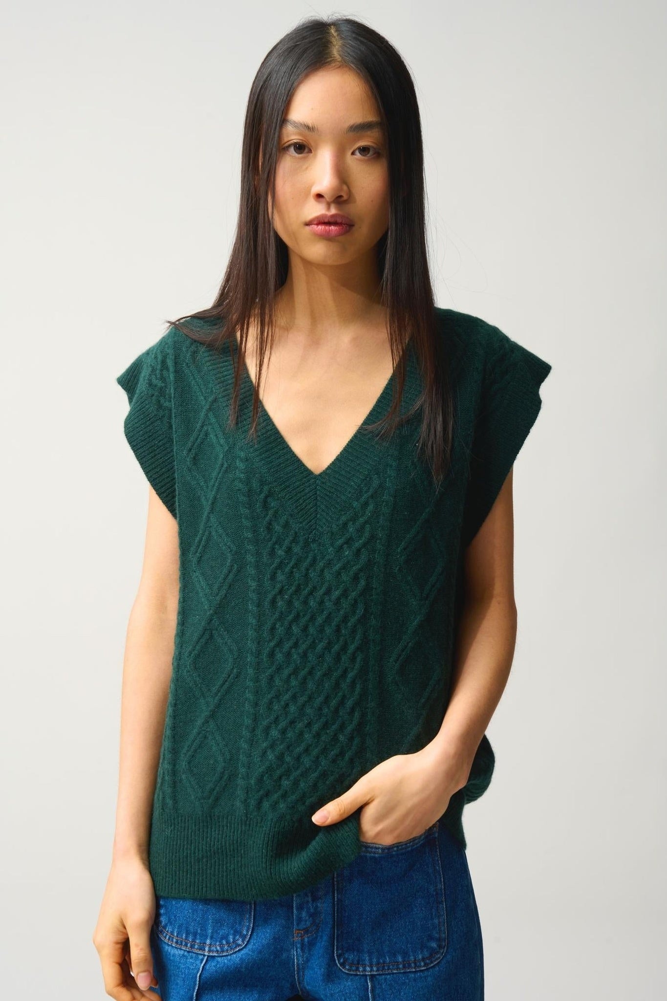 ASLOG 4-thread cypress sleeveless v-neck sweater 100% cashmere