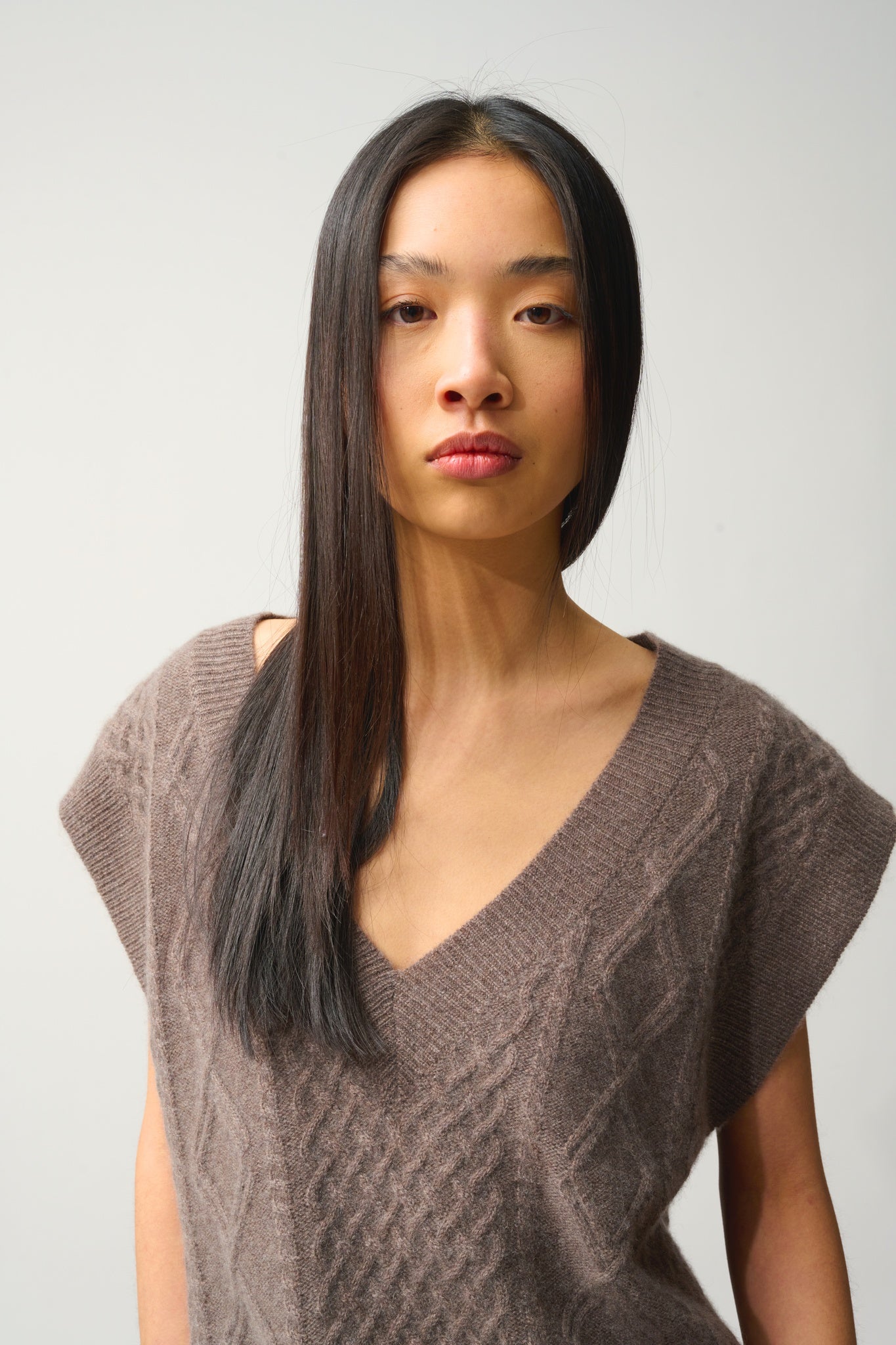 ASLOG Pullover mit V-Ausschnitt ohne Ärmel 4 Fäden taupe meliert 100% Kaschmir