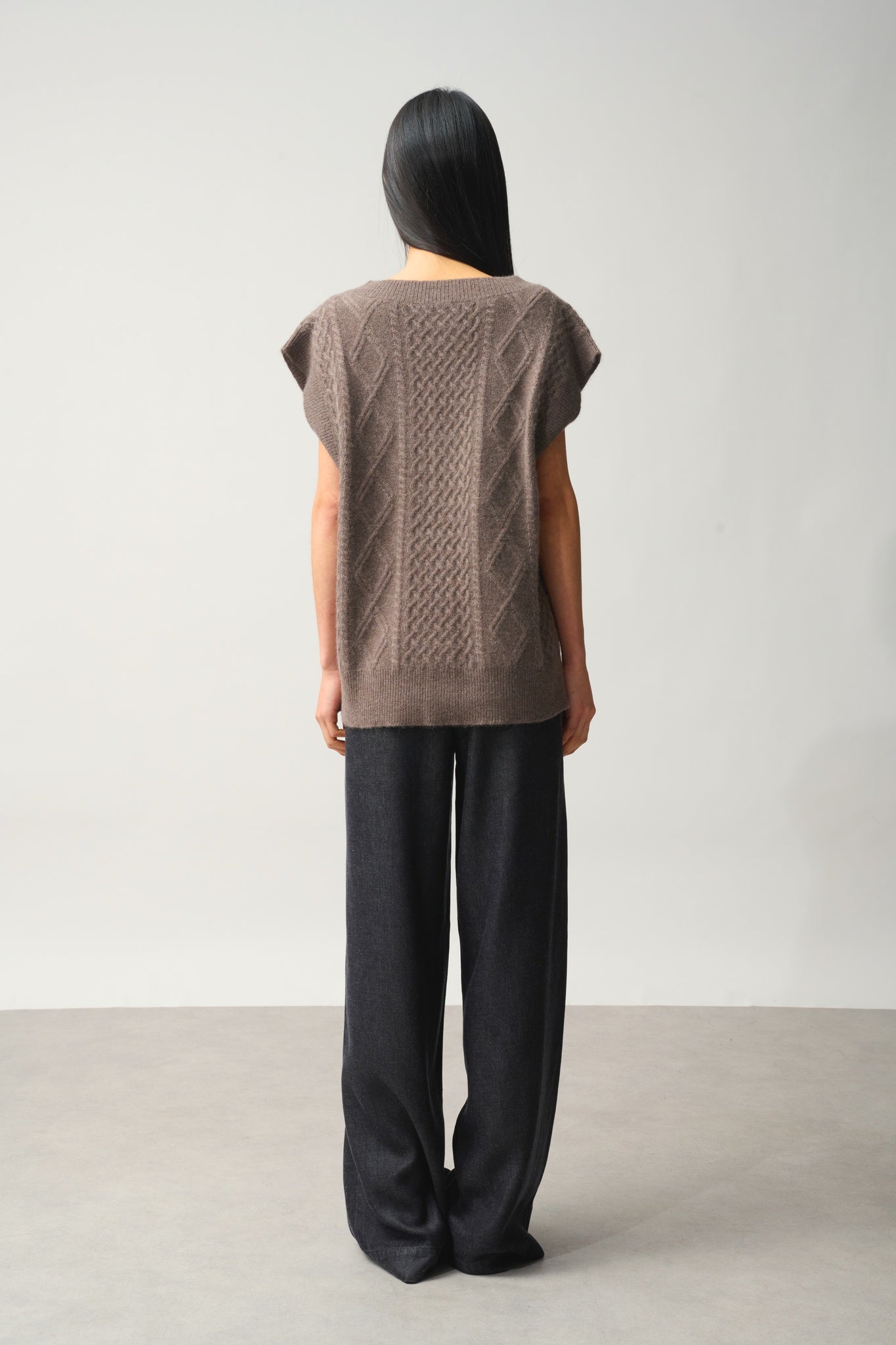 ASLOG Pullover mit V-Ausschnitt ohne Ärmel 4 Fäden taupe meliert 100% Kaschmir