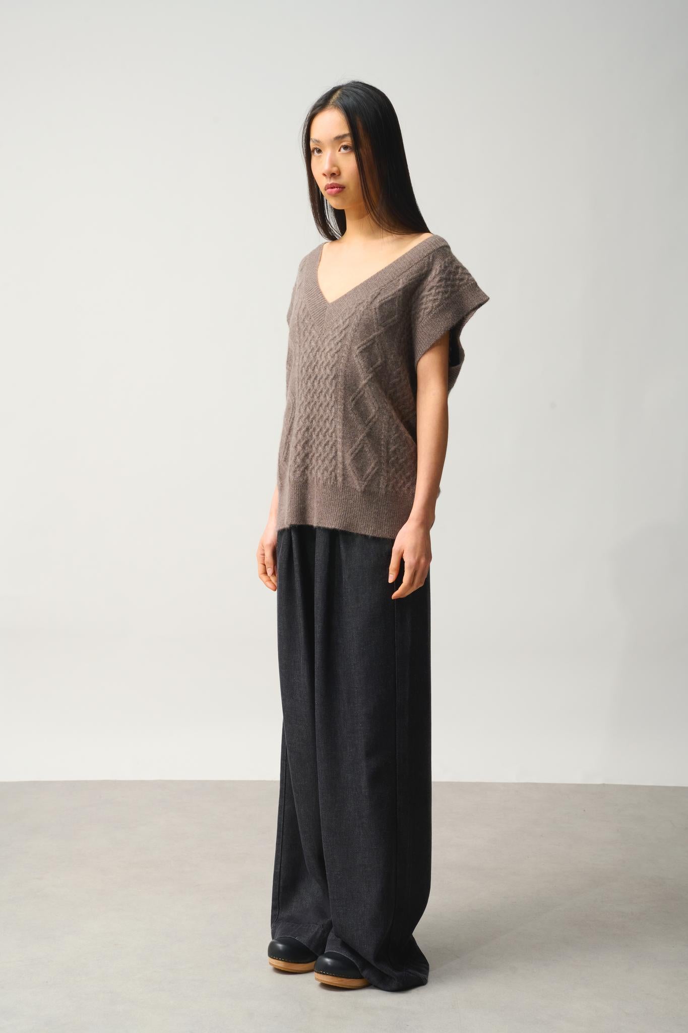 ASLOG pull col v sans manches 4 fils taupe chiné 100% cachemire