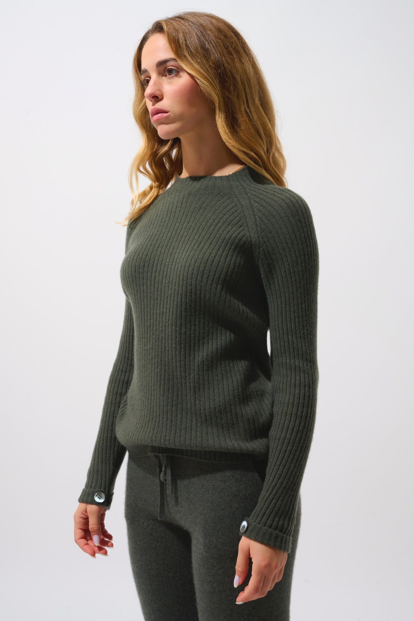 ASSIA pull col montant boutons poignets kaki 100% cachemire