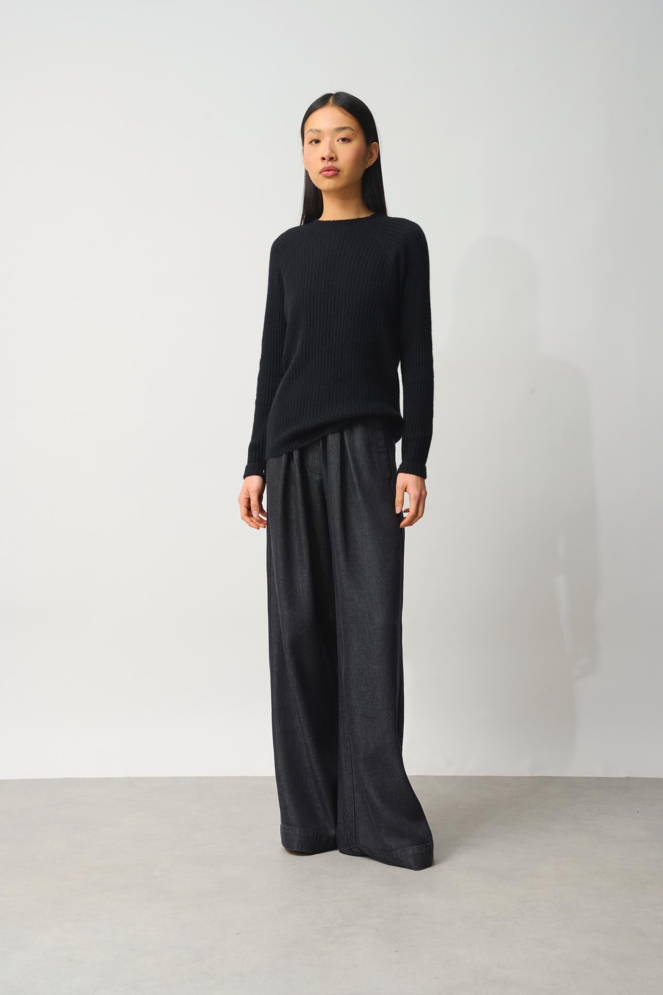 ASSIA pull col montant boutons poignets noir 100% cachemire