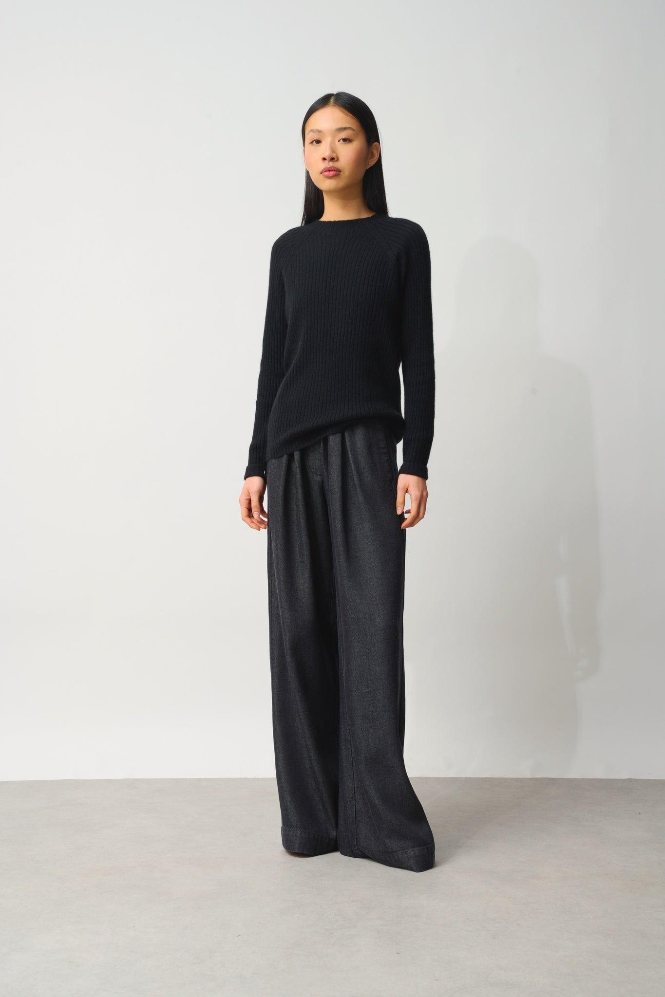 ASSIA pull col montant boutons poignets noir 100% cachemire