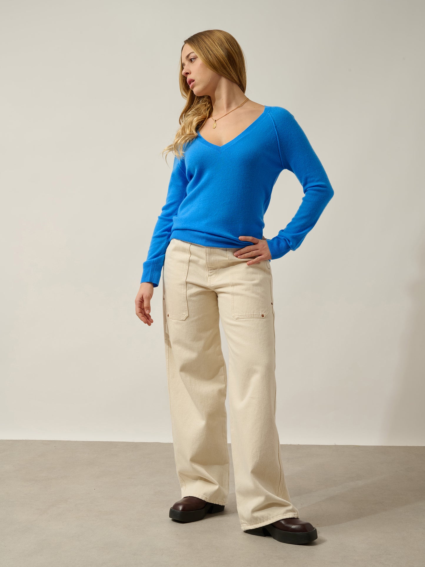 GIUSALET pull col v bleu celeste 100% cachemire