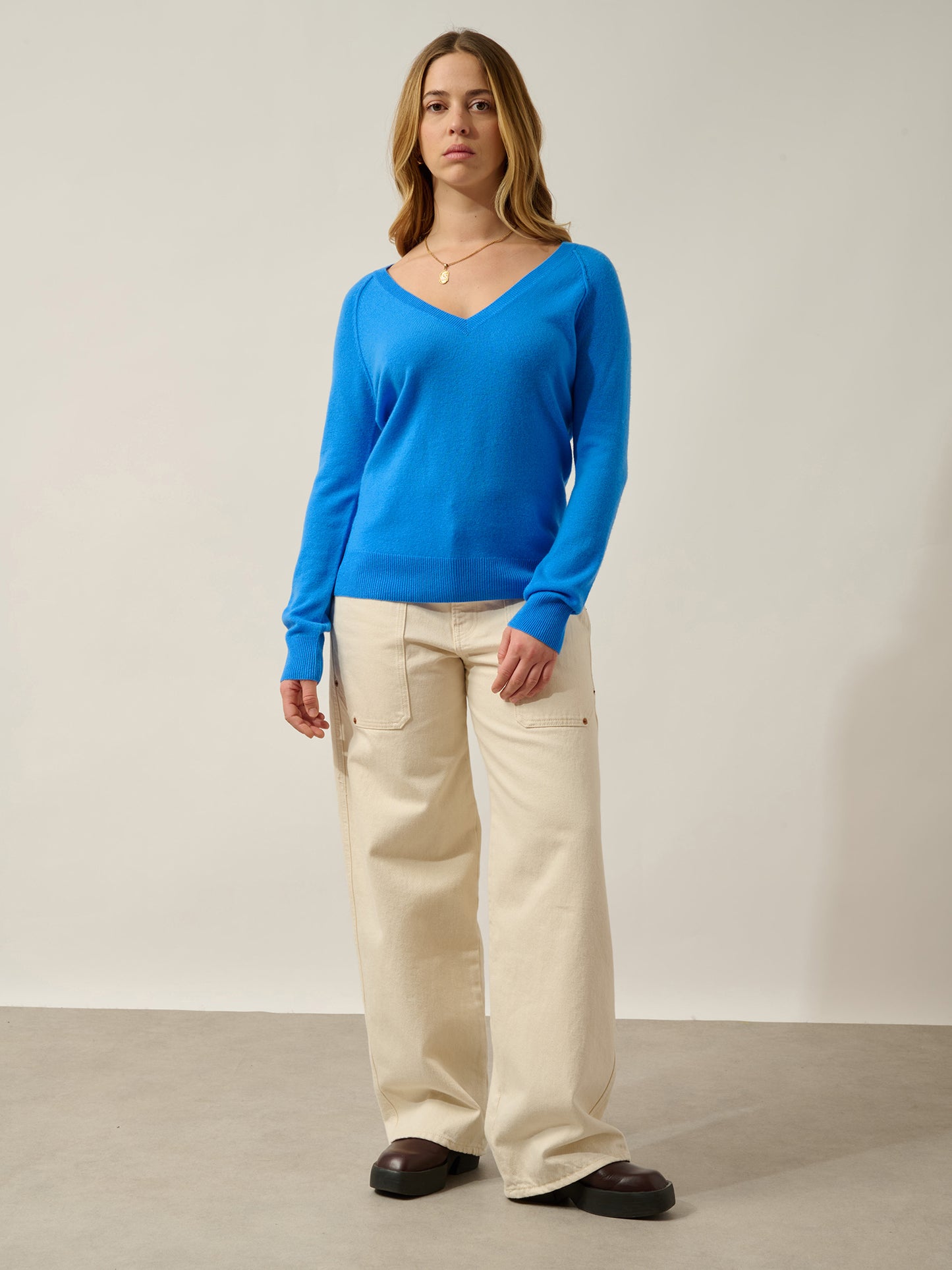 GIUSALET pull col v bleu celeste 100% cachemire