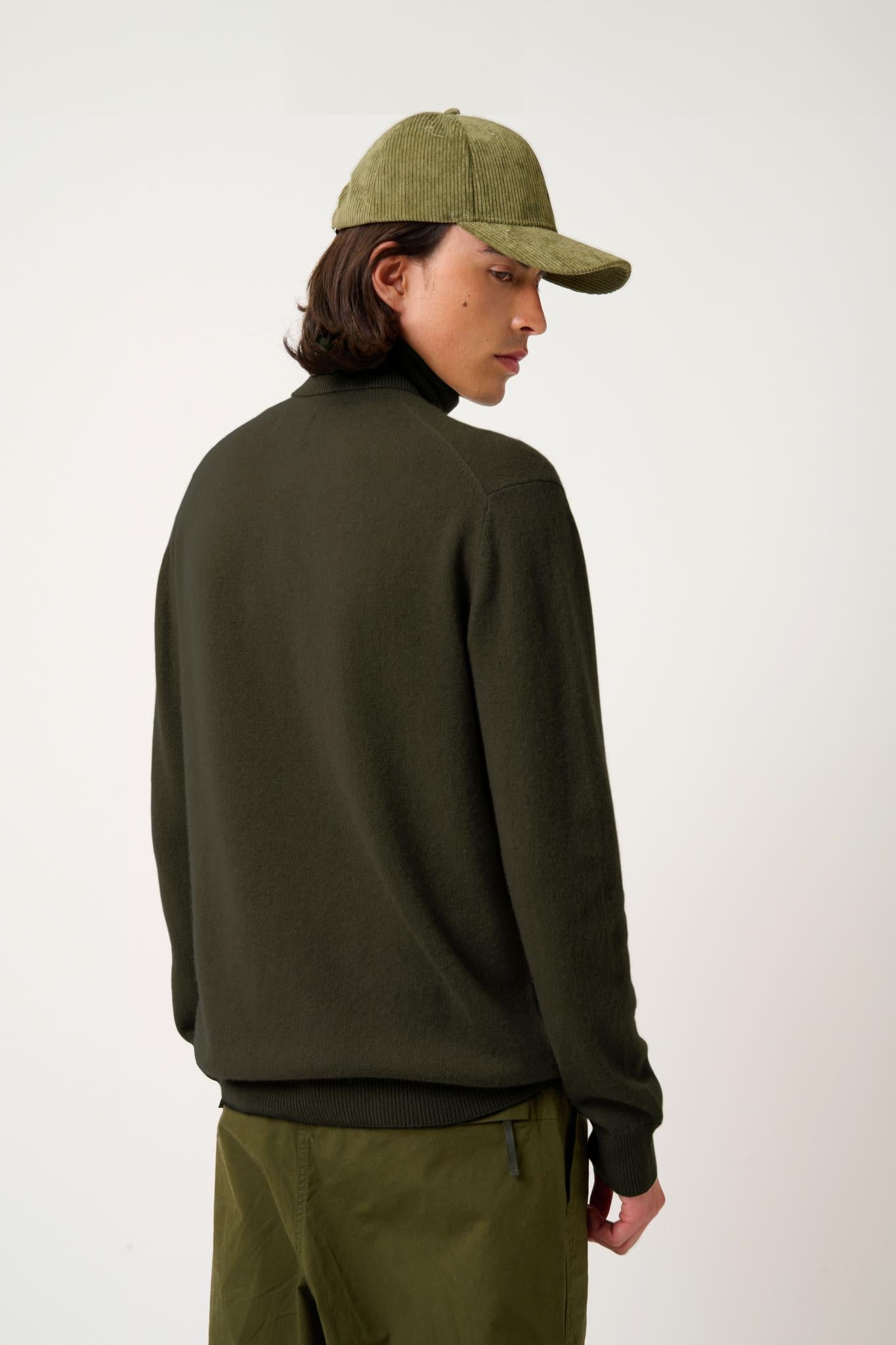 BANGE khaki turtleneck sweater 100% cashmere