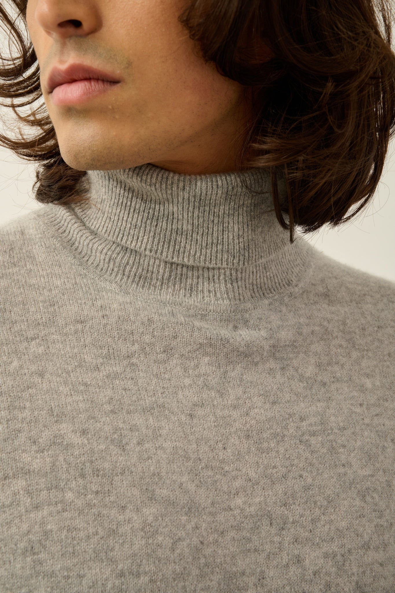 BANGE Wolkenfarbener Rollkragenpullover, 100% Kaschmir