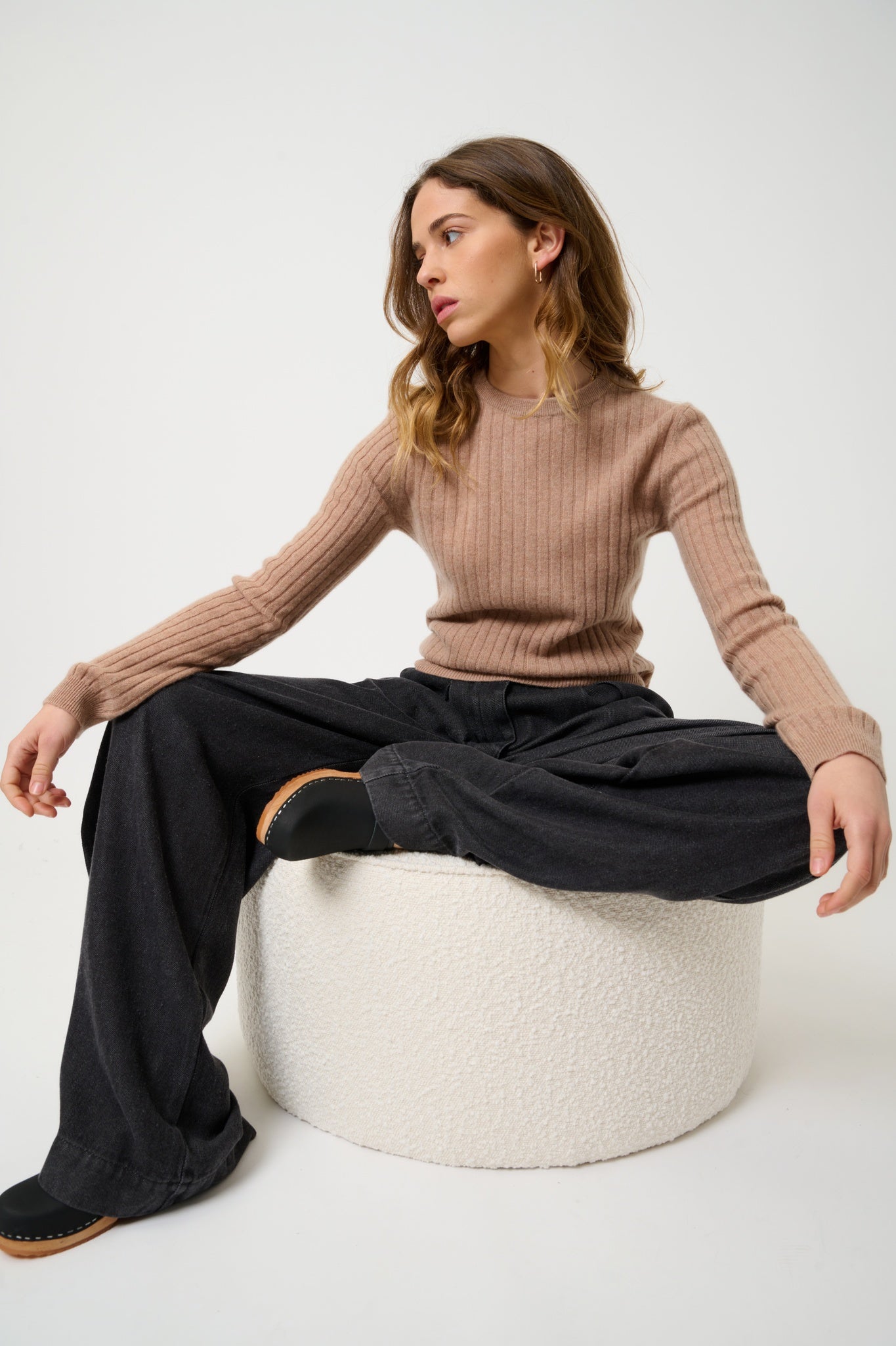 BELLA Kamelmelierter Rundhalspullover 100% Kaschmir