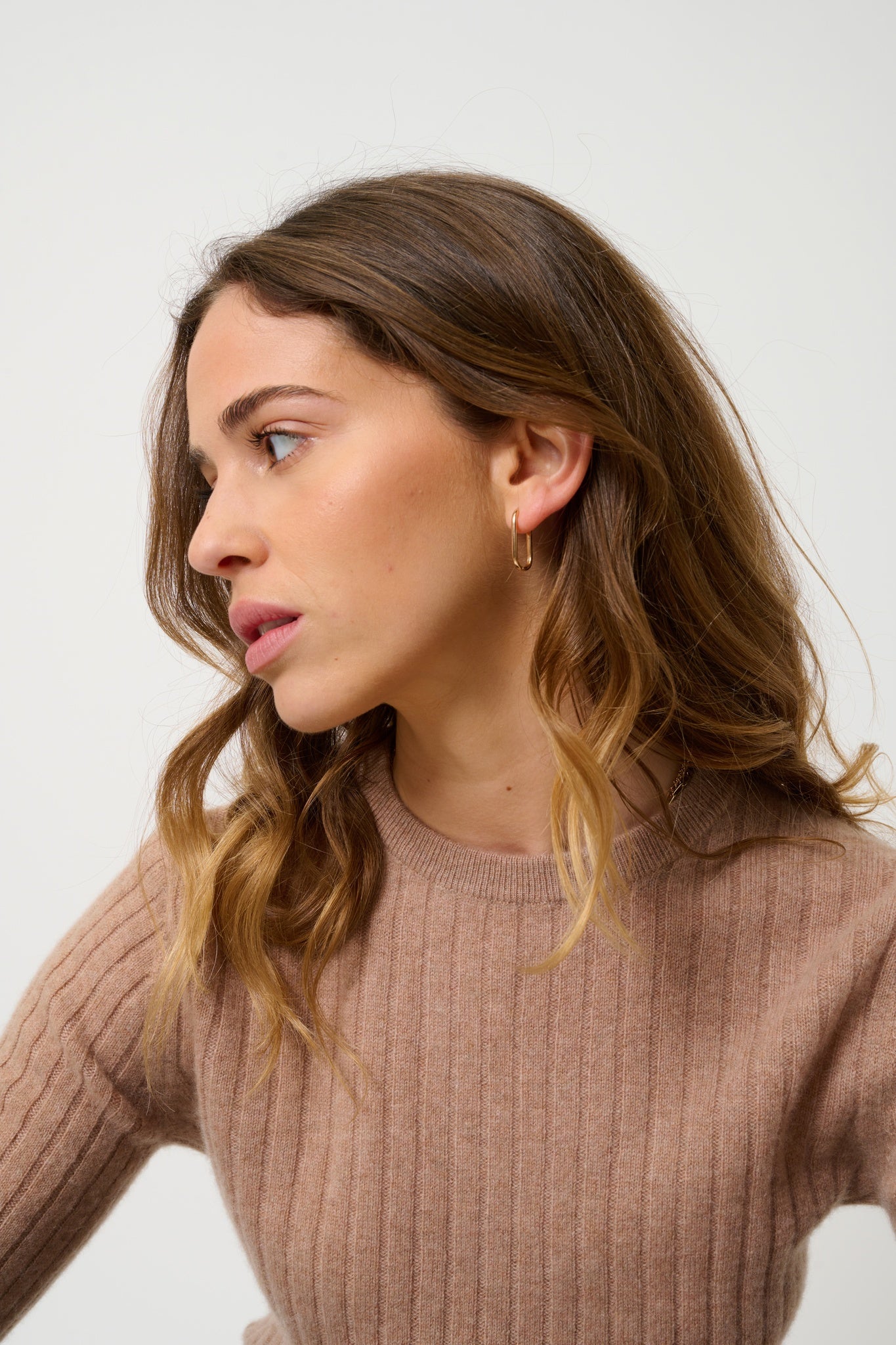 BELLA Kamelmelierter Rundhalspullover 100% Kaschmir