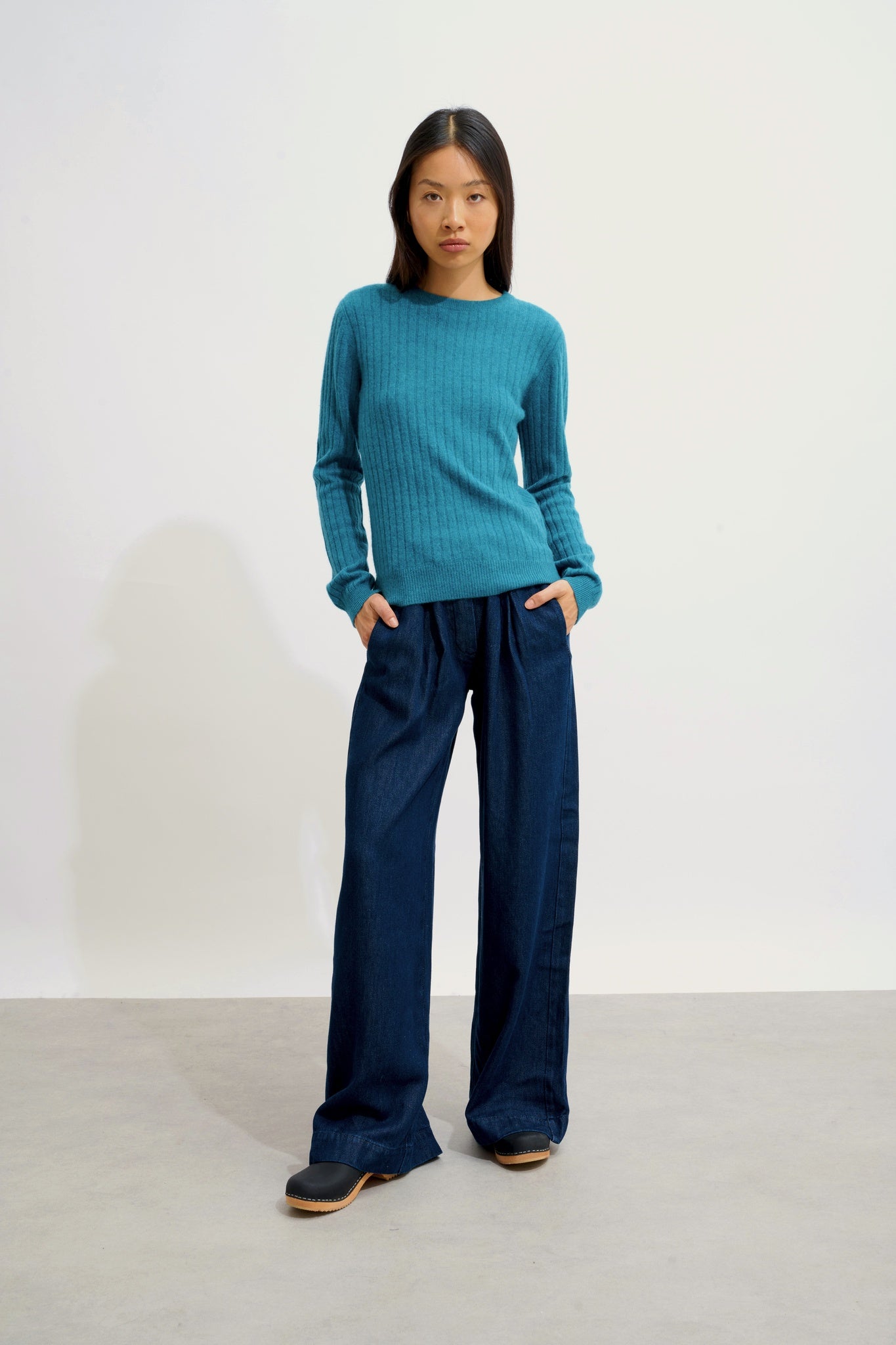 BELLA Round-Neck Sweater in Duck-Print Marble, 100% Cashmere