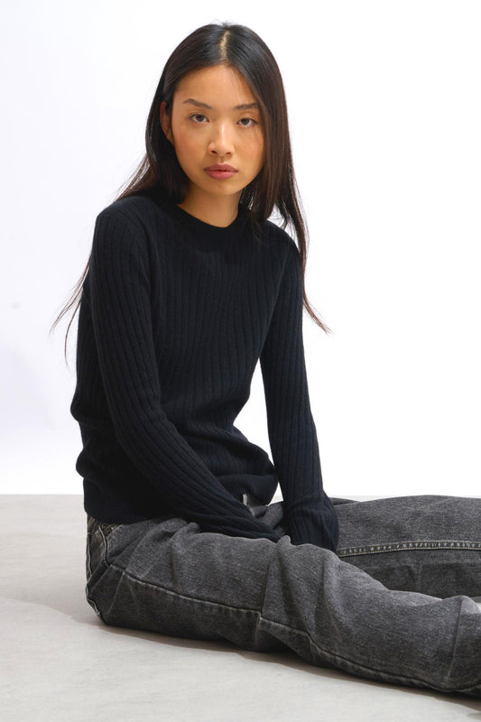 BELLA black round-neck sweater 100% cashmere