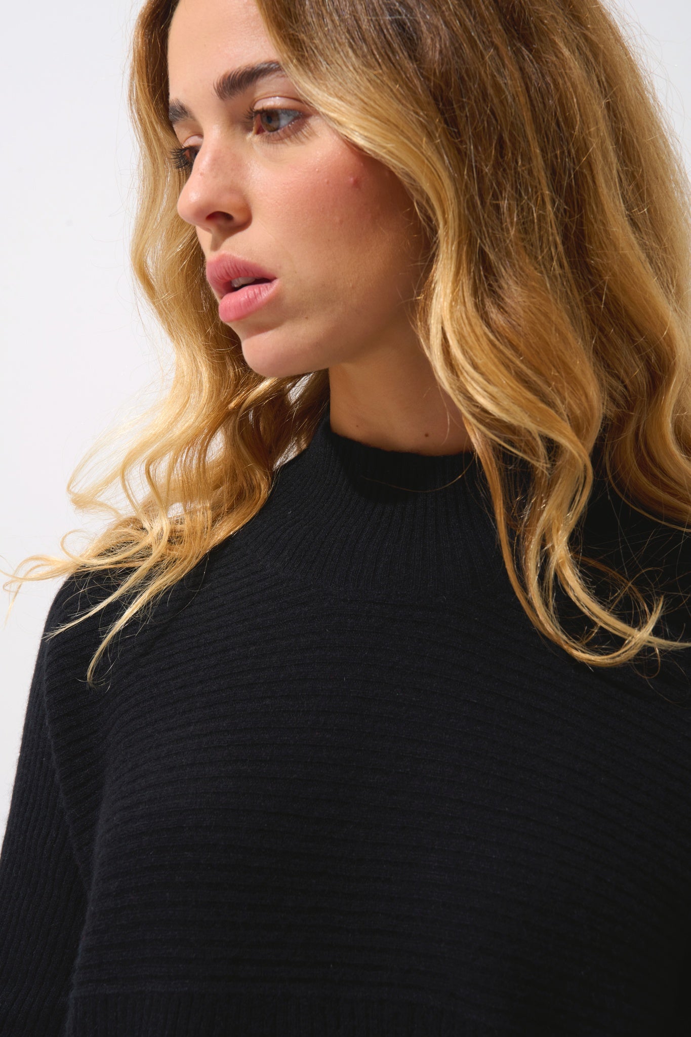 BENEDICTE pull col montant noir 100% cachemire