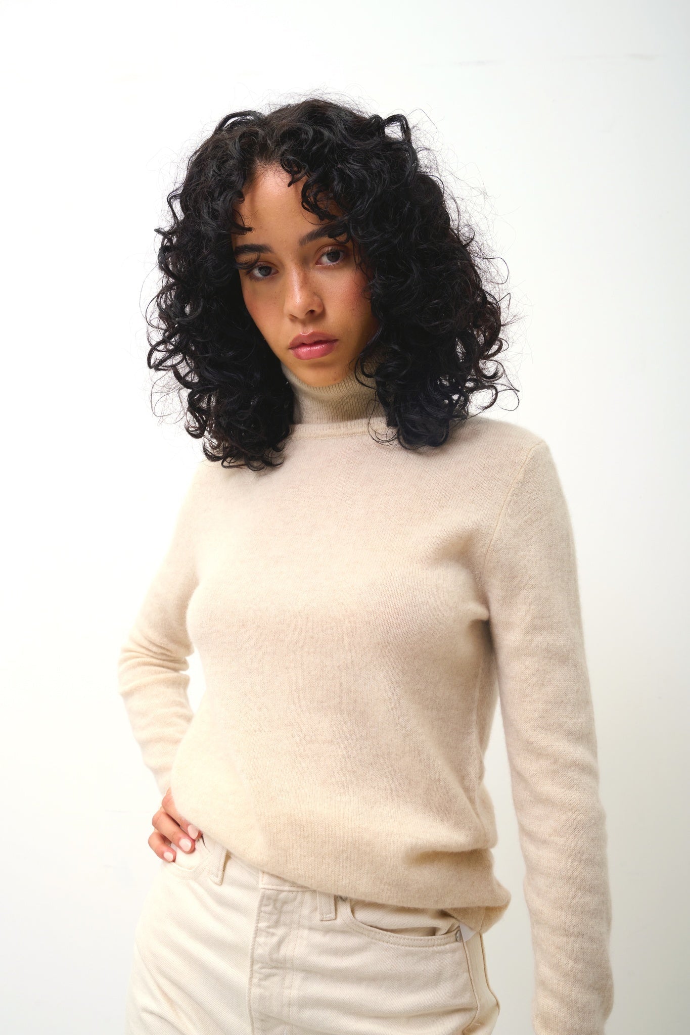 BISE oatmeal turtleneck sweater 100% cashmere